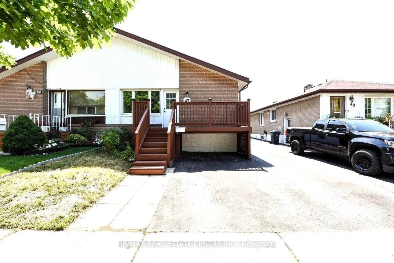Photo 1 of 47 Corby Cres - Main, Brampton, Brampton South — HOMEH