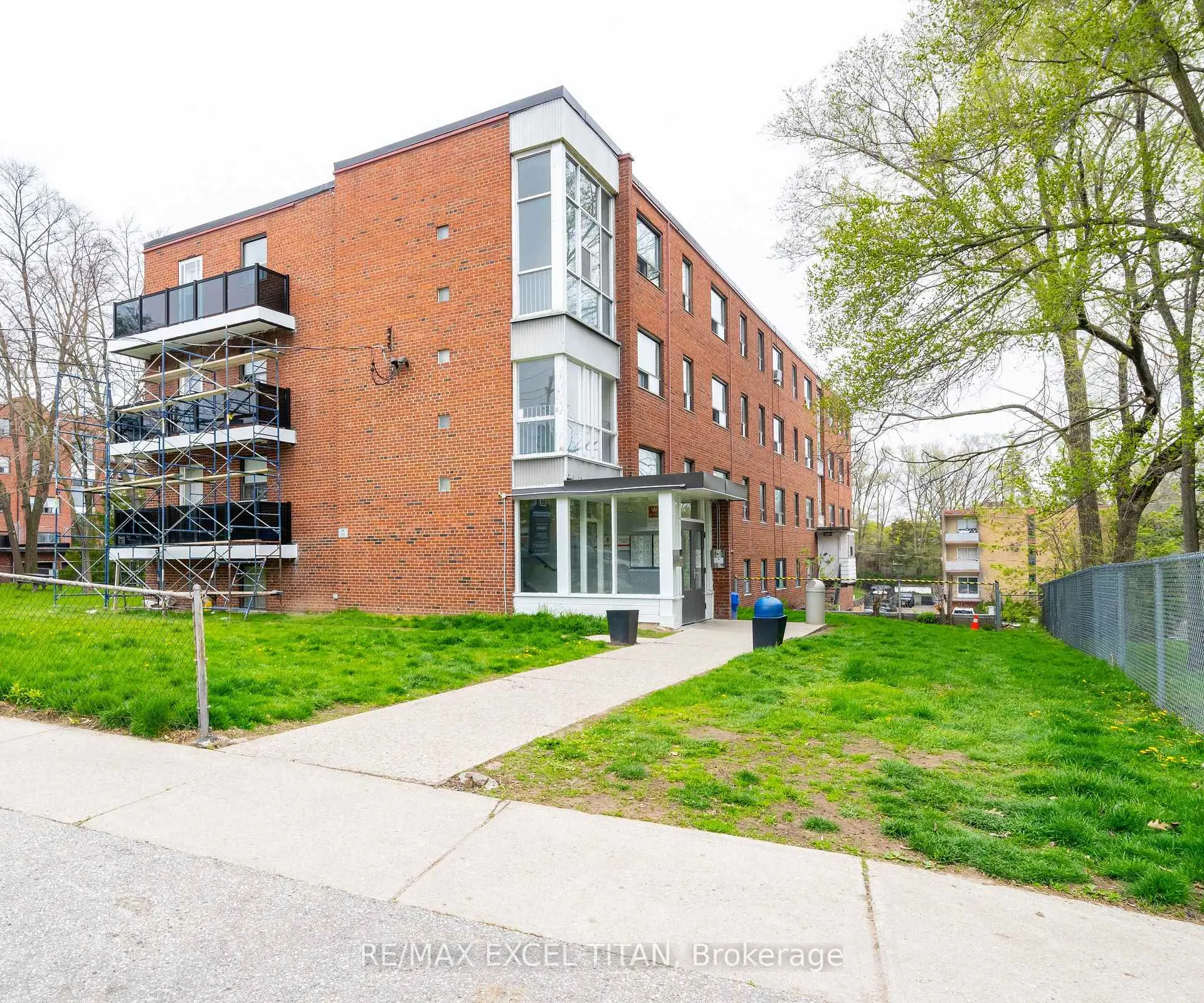 Photo 1 of Unit 106, 4 Hill Heights Road, Etobicoke, Stonegate-Queensway — HOMEH