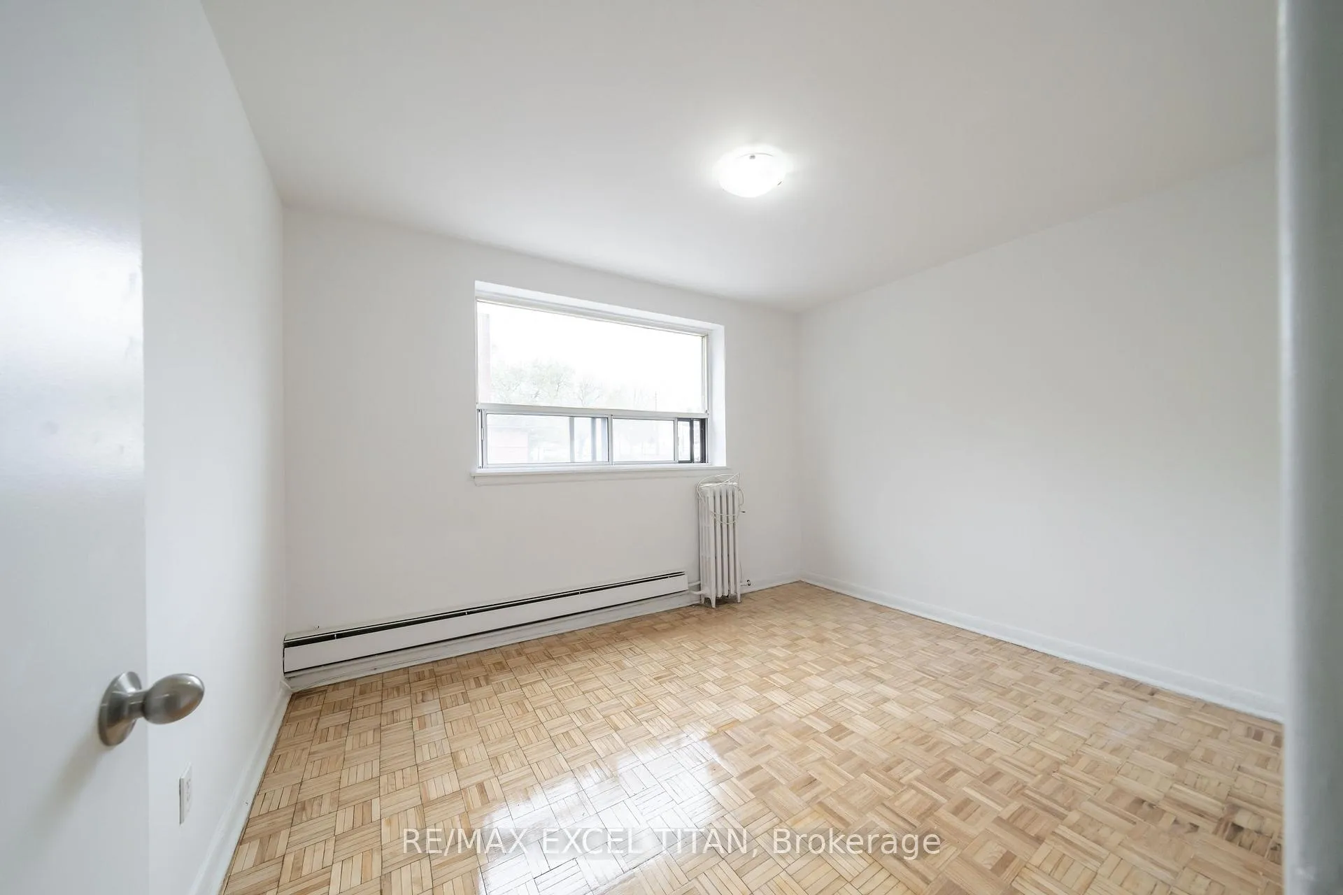 Photo 2 of Unit 106, 4 Hill Heights Road, Etobicoke, Stonegate-Queensway — HOMEH