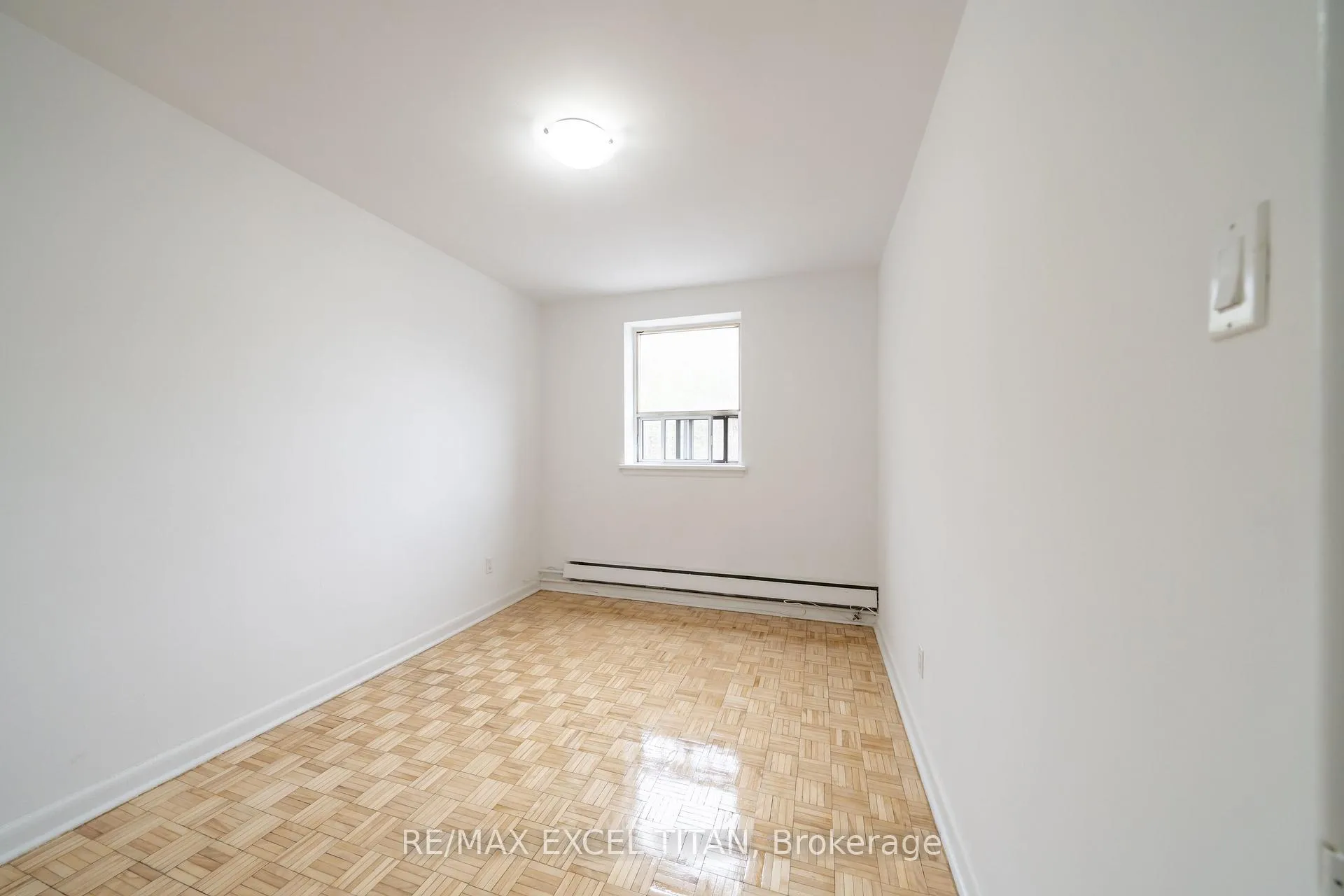 Photo 5 of Unit 106, 4 Hill Heights Road, Etobicoke, Stonegate-Queensway — HOMEH