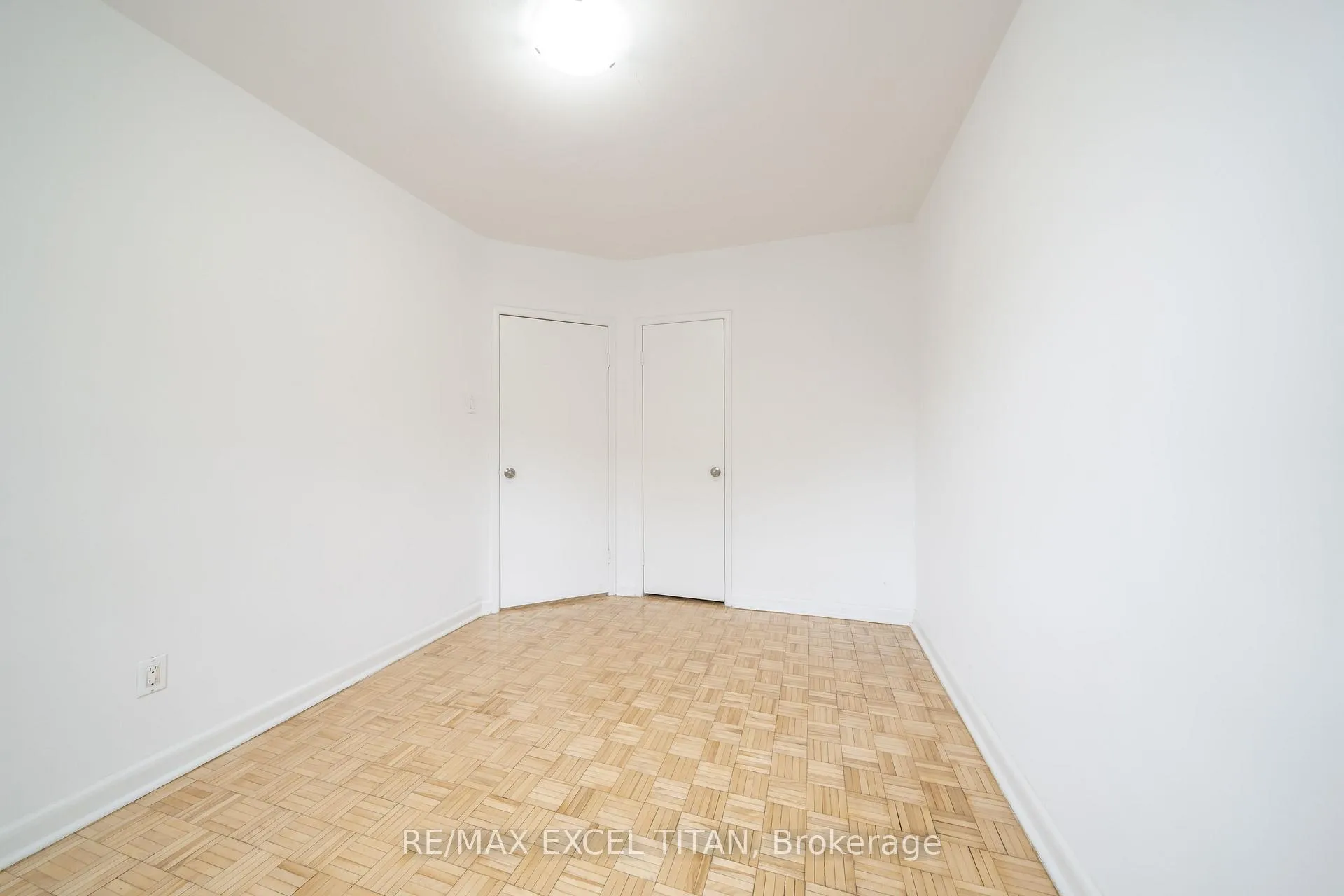 Photo 6 of Unit 106, 4 Hill Heights Road, Etobicoke, Stonegate-Queensway — HOMEH