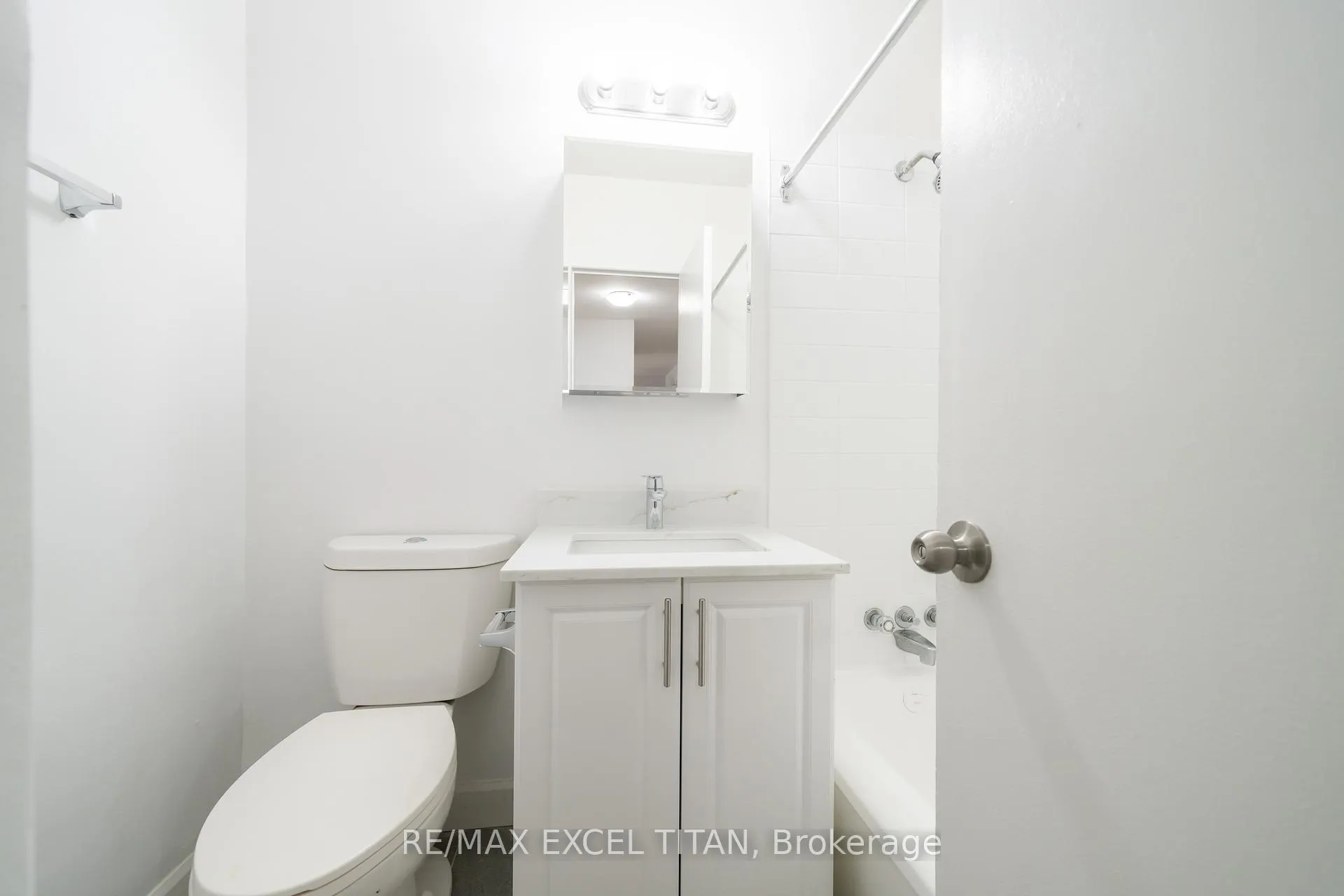 Photo 13 of Unit 106, 4 Hill Heights Road, Etobicoke, Stonegate-Queensway — HOMEH