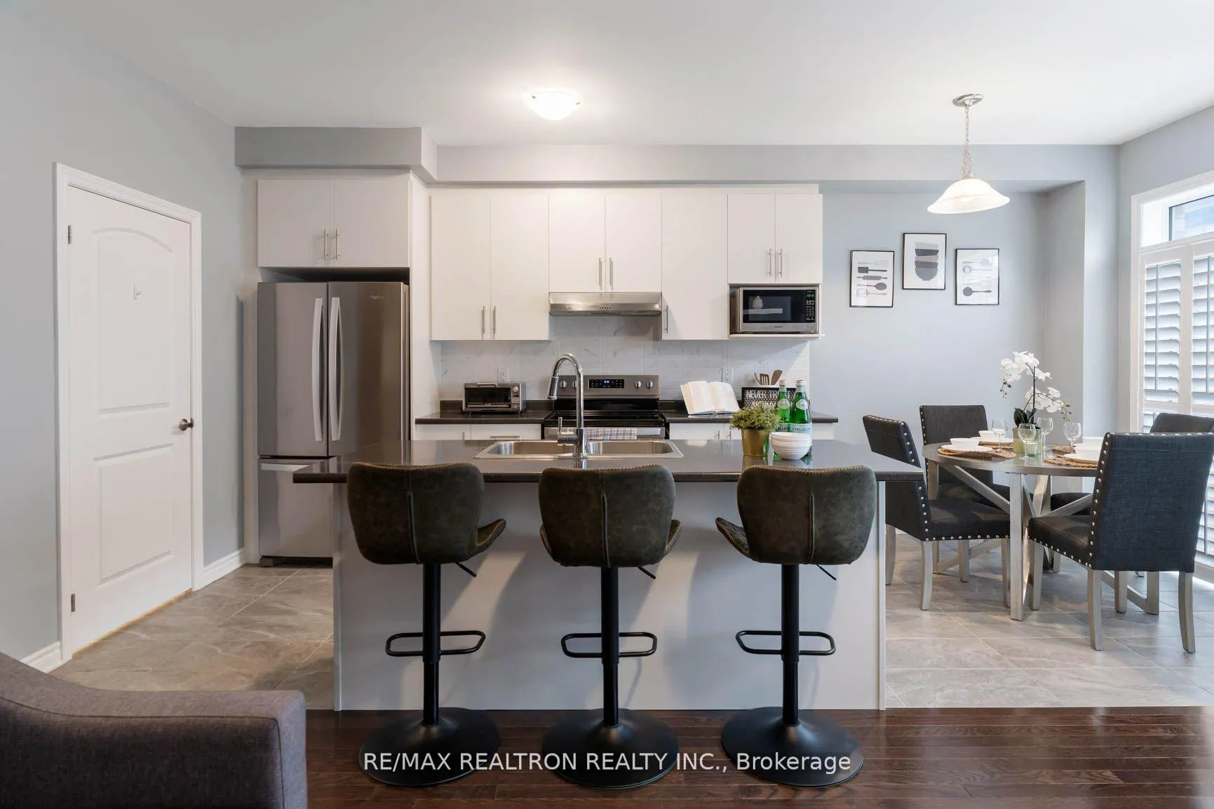 Photo 5 of 19 Sutcliffe Drive, Whitby, Rolling Acres — HOMEH