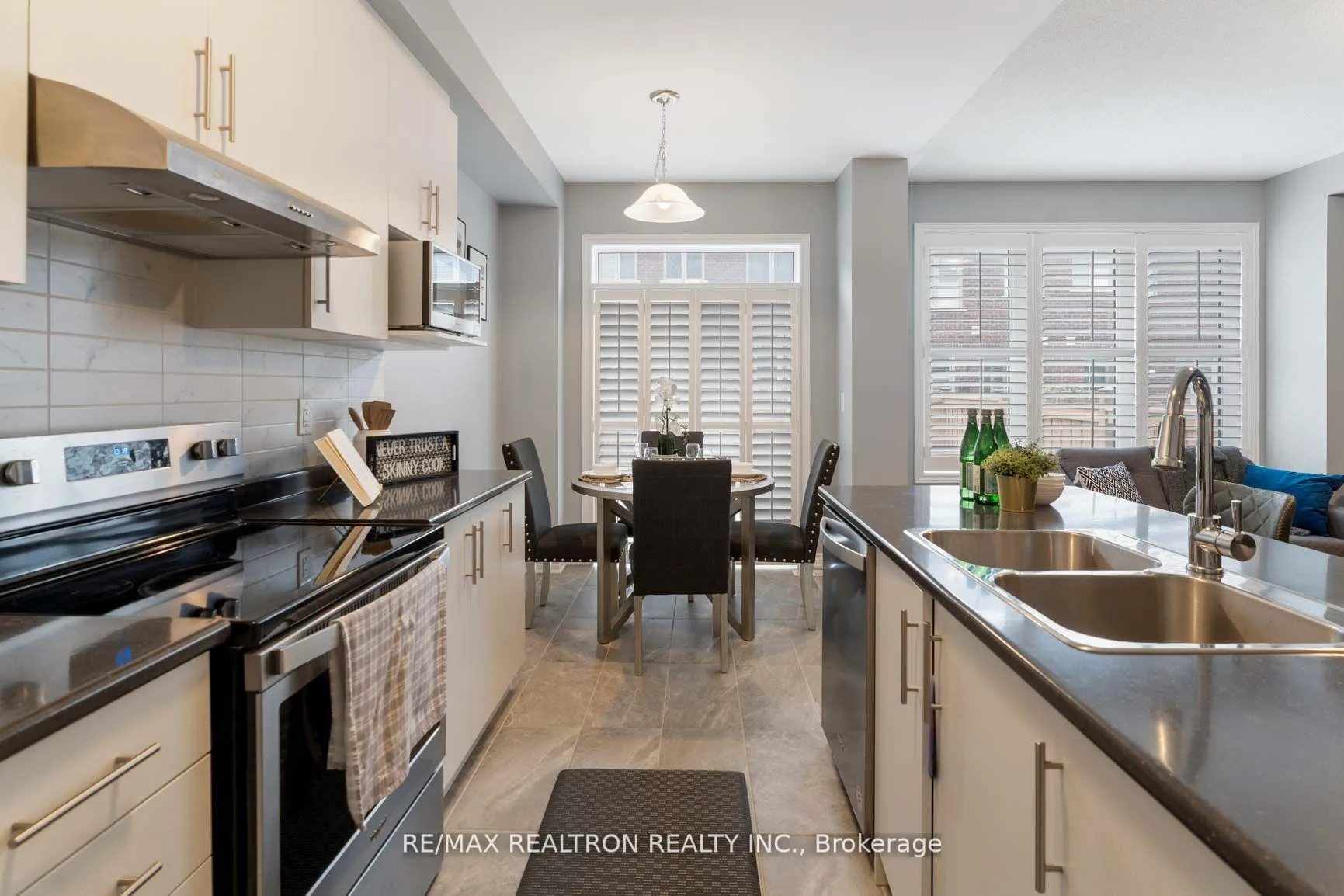 Photo 6 of 19 Sutcliffe Drive, Whitby, Rolling Acres — HOMEH