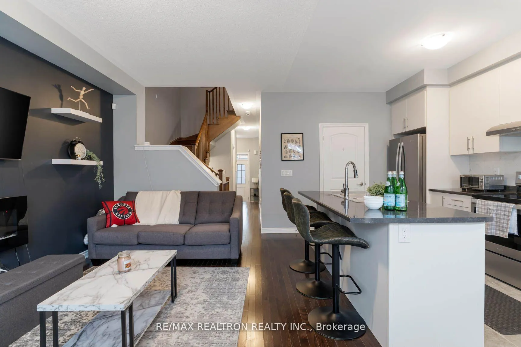 Photo 7 of 19 Sutcliffe Drive, Whitby, Rolling Acres — HOMEH