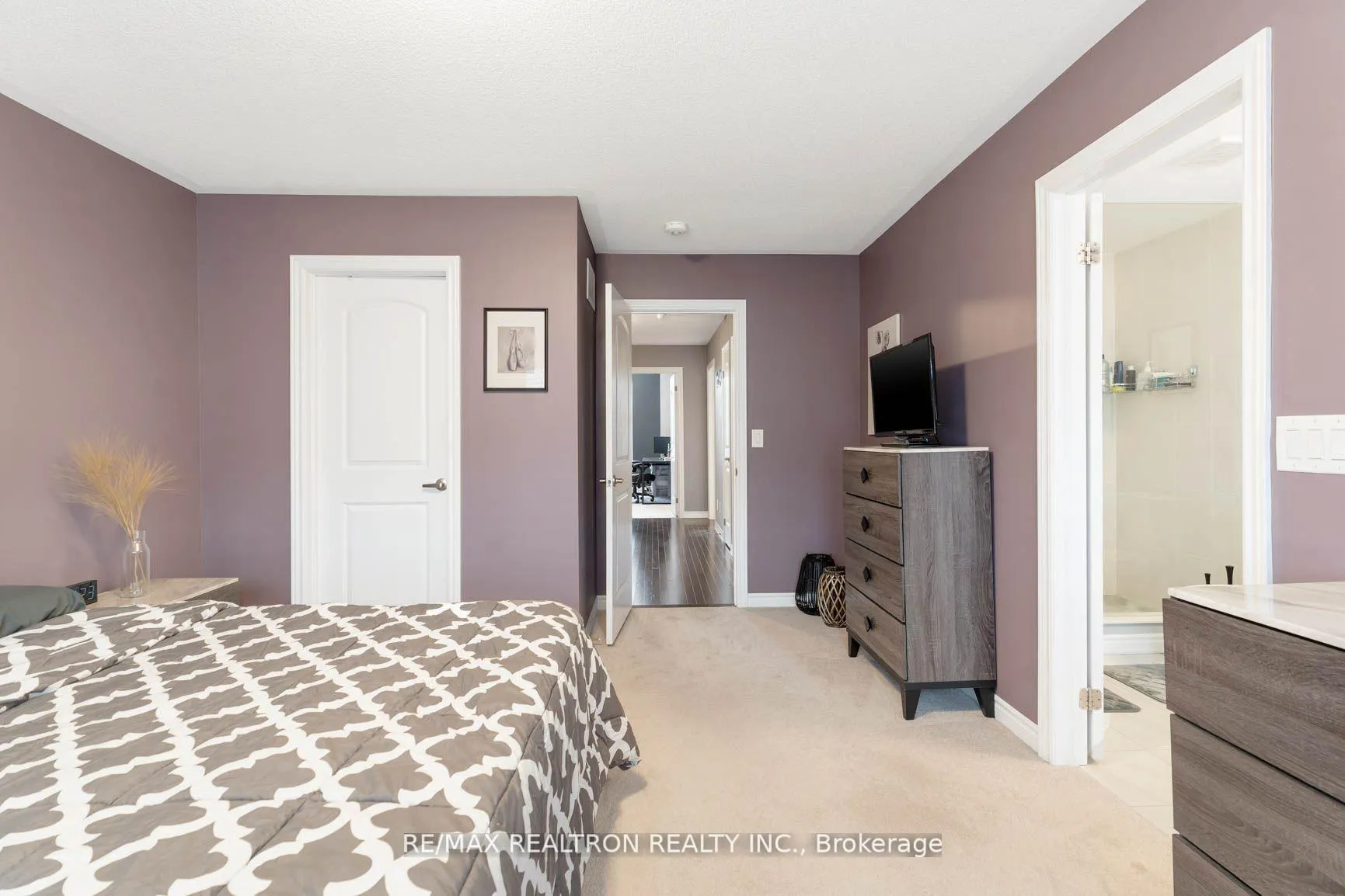 Photo 16 of 19 Sutcliffe Drive, Whitby, Rolling Acres — HOMEH