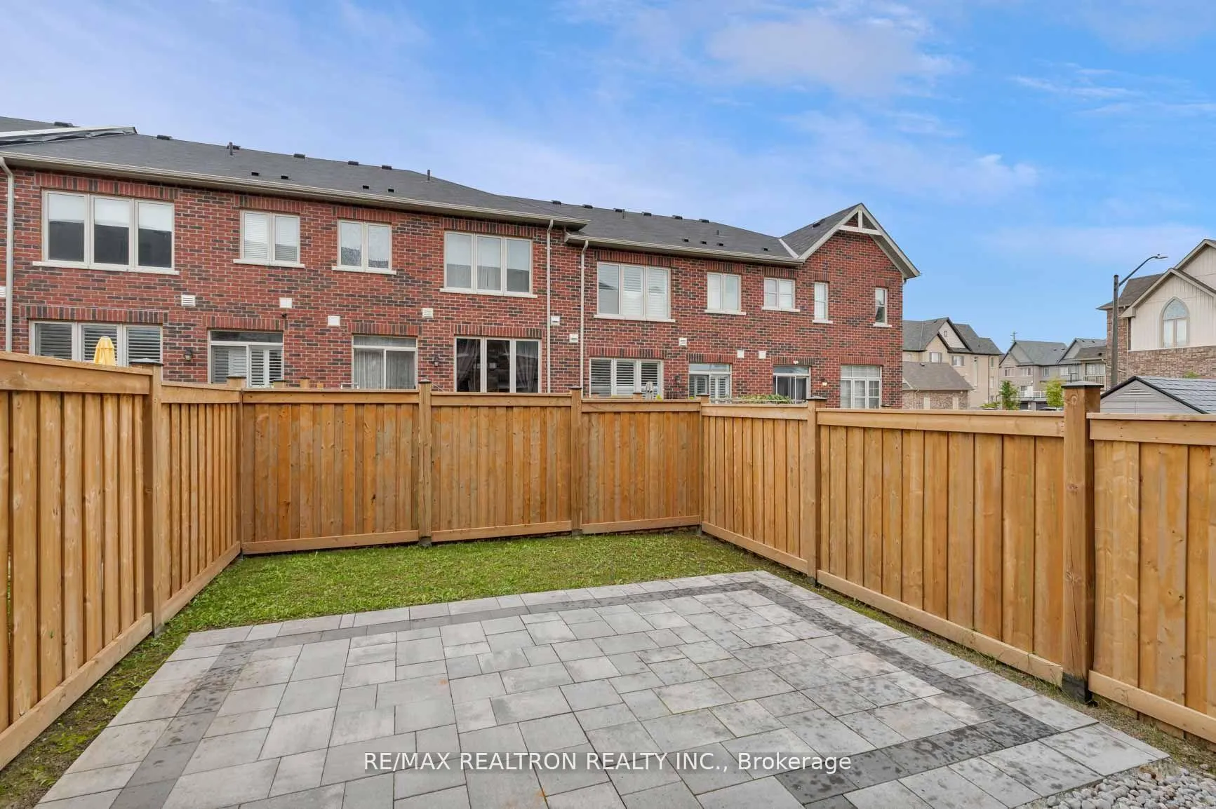 Photo 25 of 19 Sutcliffe Drive, Whitby, Rolling Acres — HOMEH