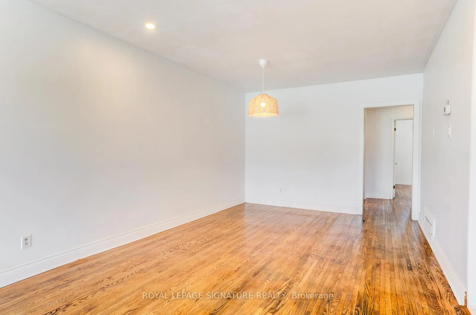 Photo 8 of 17 Avis Crescent, Toronto, O'Connor-Parkview — HOMEH