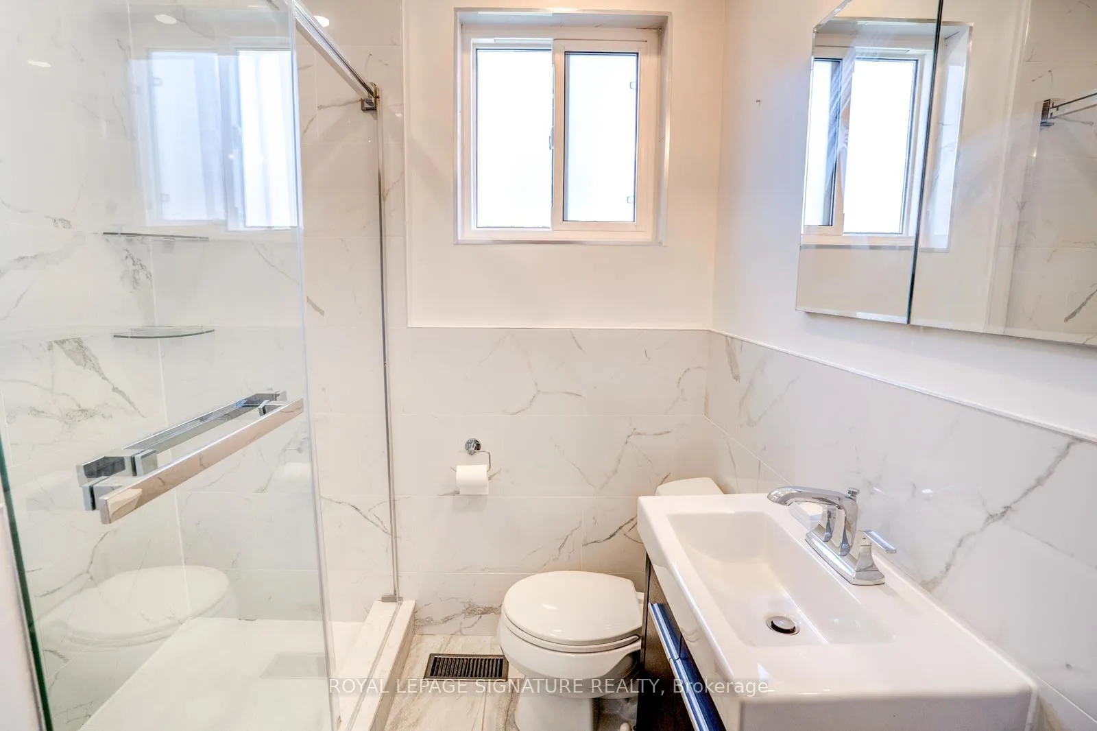 Photo 21 of 17 Avis Crescent, Toronto, O'Connor-Parkview — HOMEH