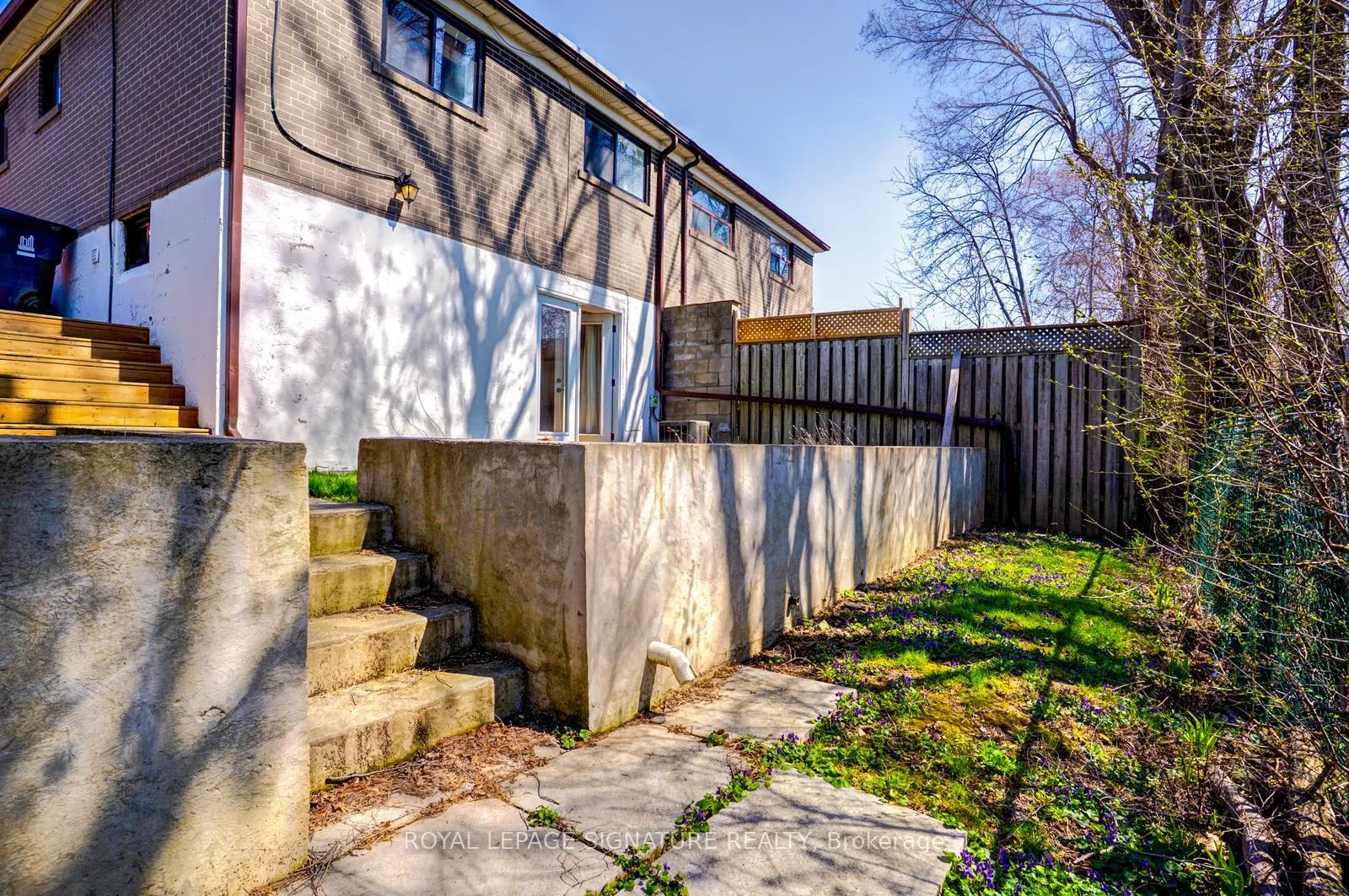 Photo 23 of 17 Avis Crescent, Toronto, O'Connor-Parkview — HOMEH