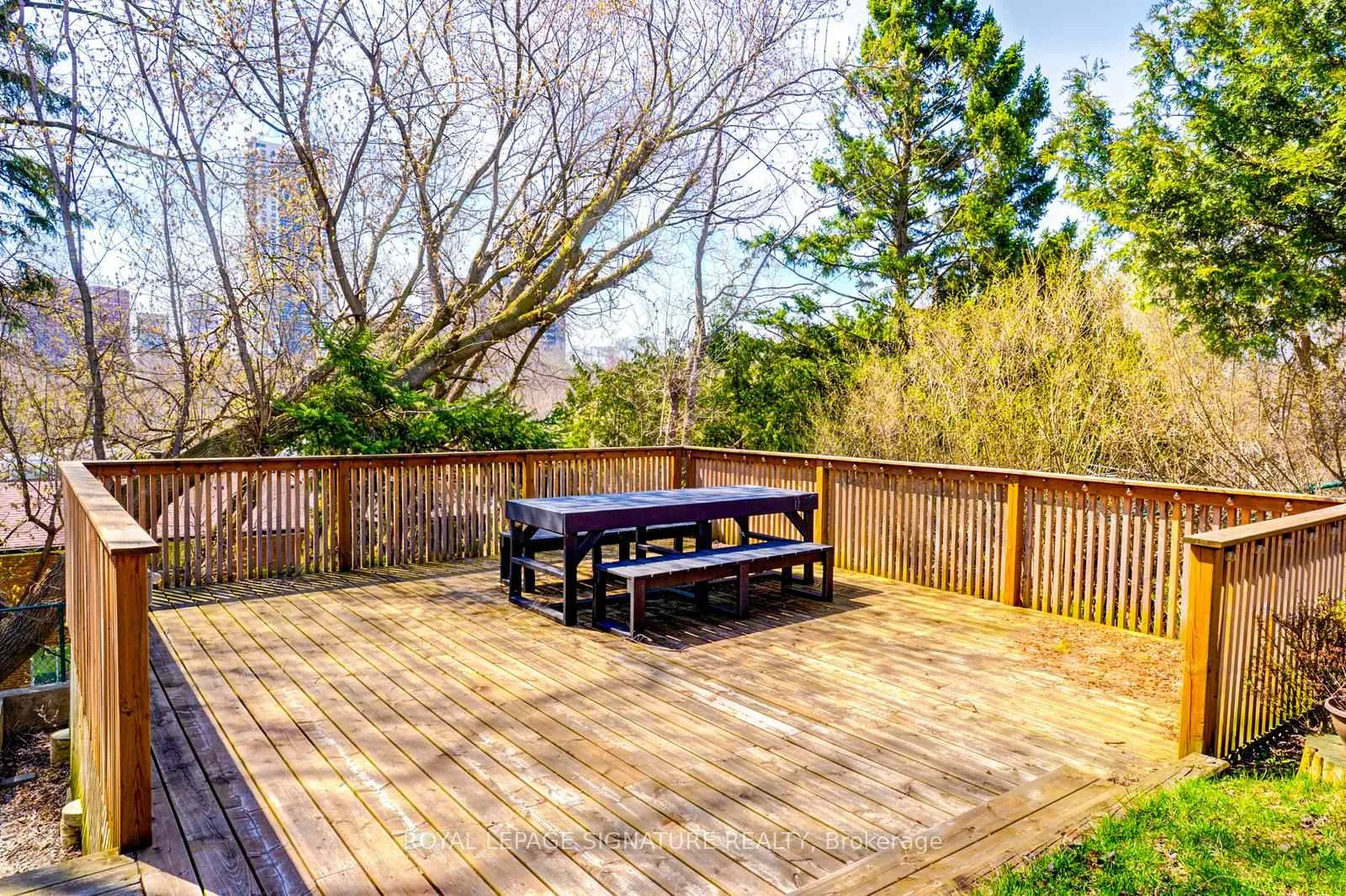 Photo 27 of 17 Avis Crescent, Toronto, O'Connor-Parkview — HOMEH