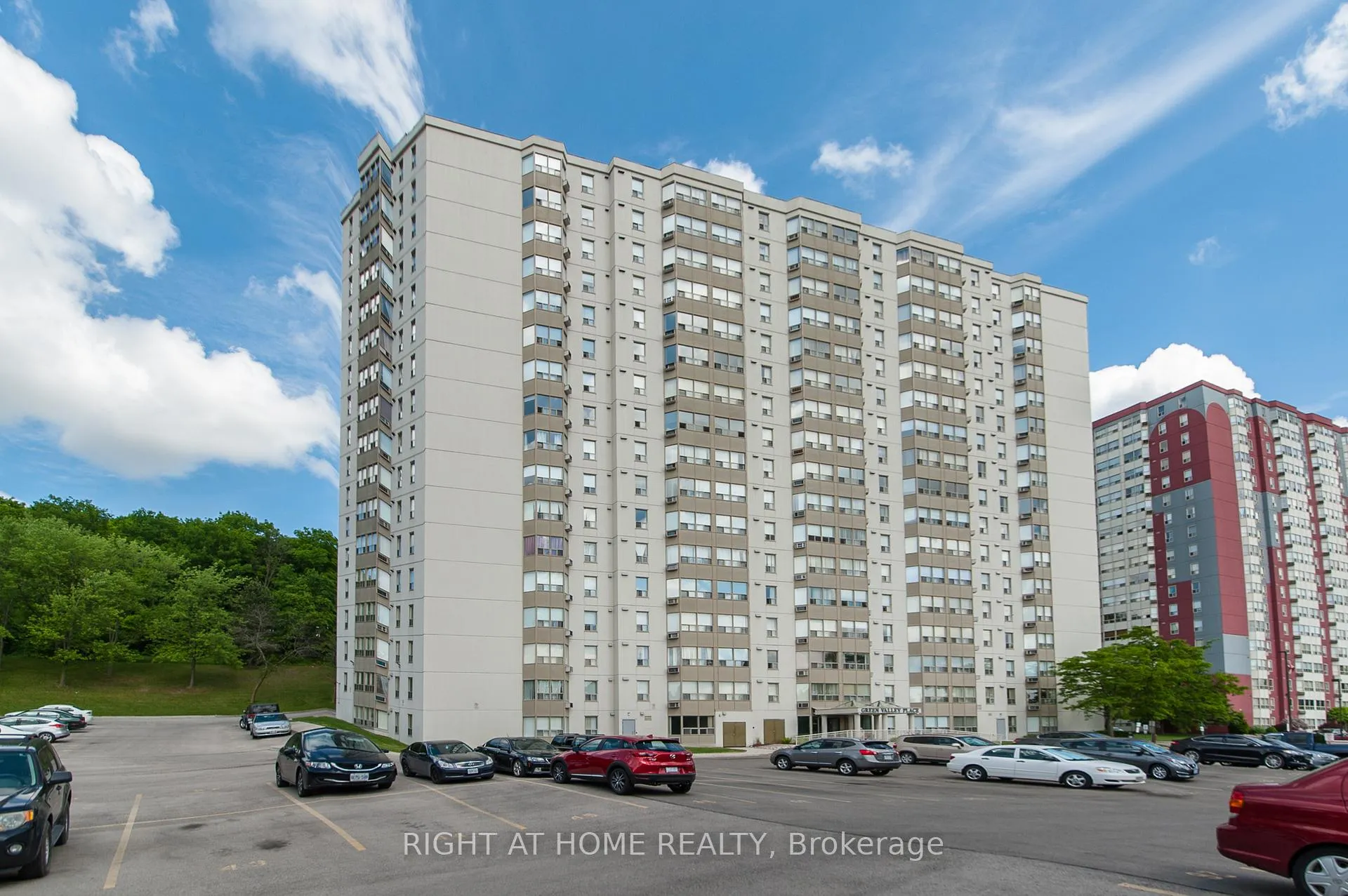 Photo 1 of Unit 1714, 35 Green Valley Drive, Kitchener, Pioneer Park — HOMEH