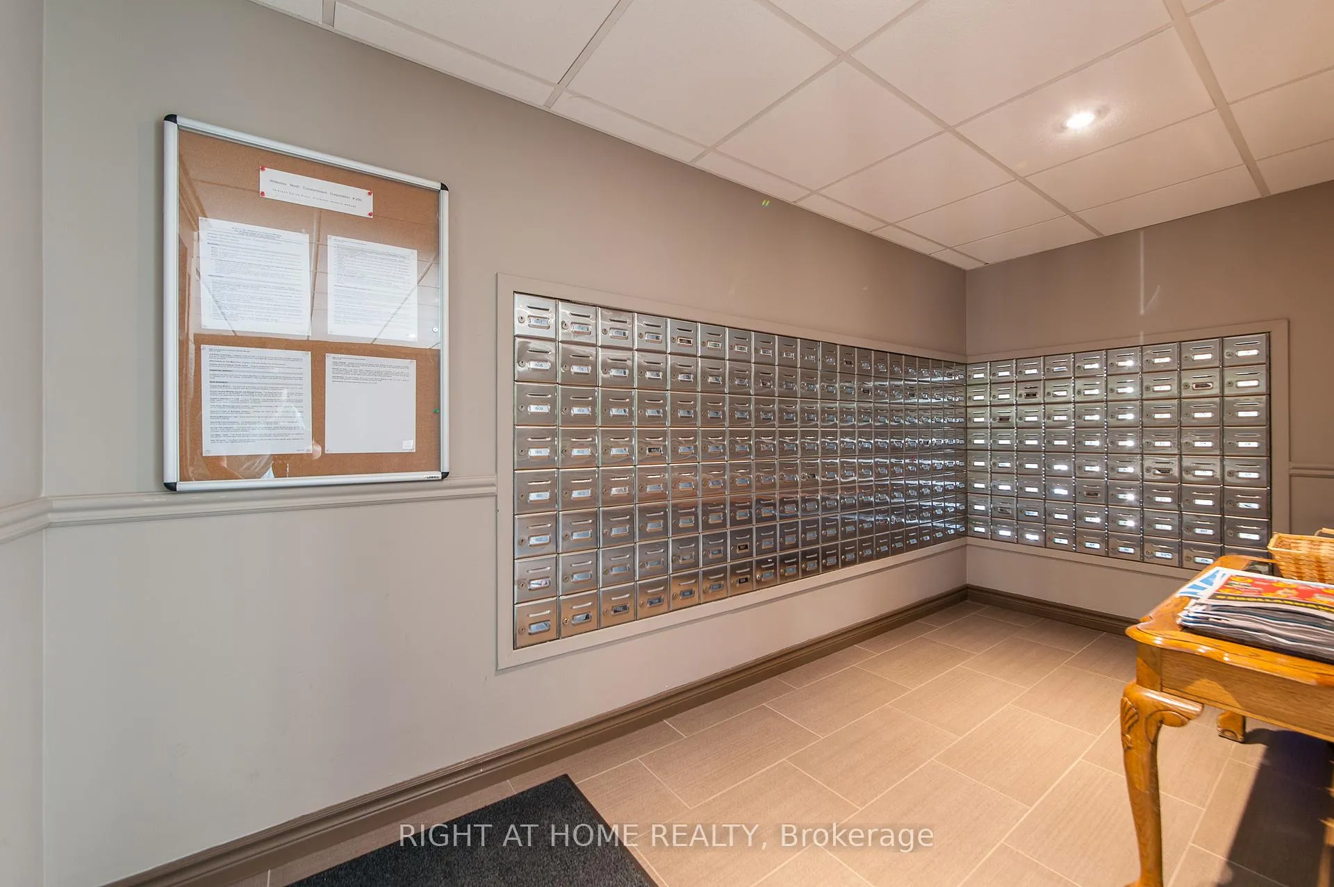 Photo 4 of Unit 1714, 35 Green Valley Drive, Kitchener, Pioneer Park — HOMEH