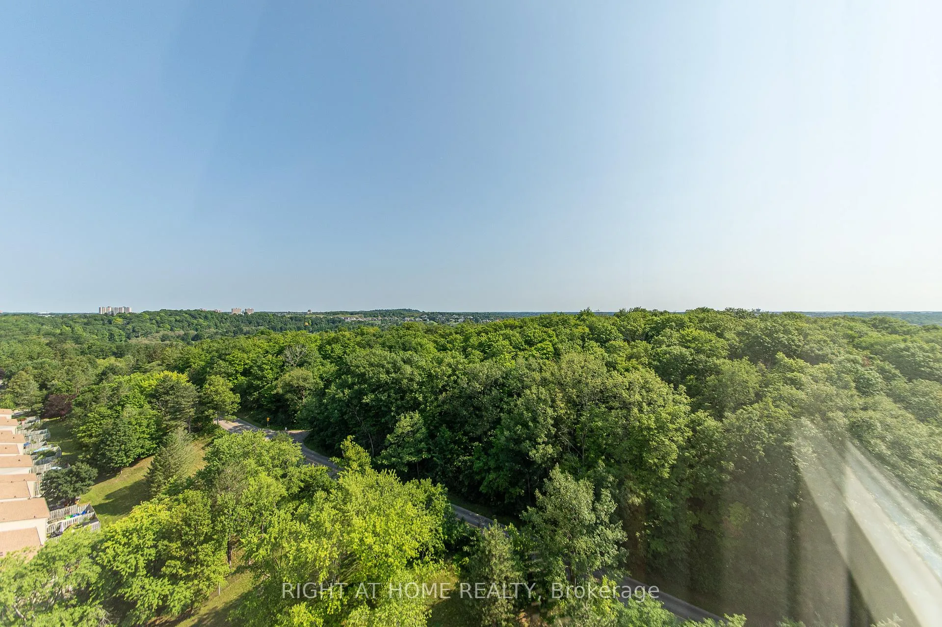 Photo 18 of Unit 1714, 35 Green Valley Drive, Kitchener, Pioneer Park — HOMEH