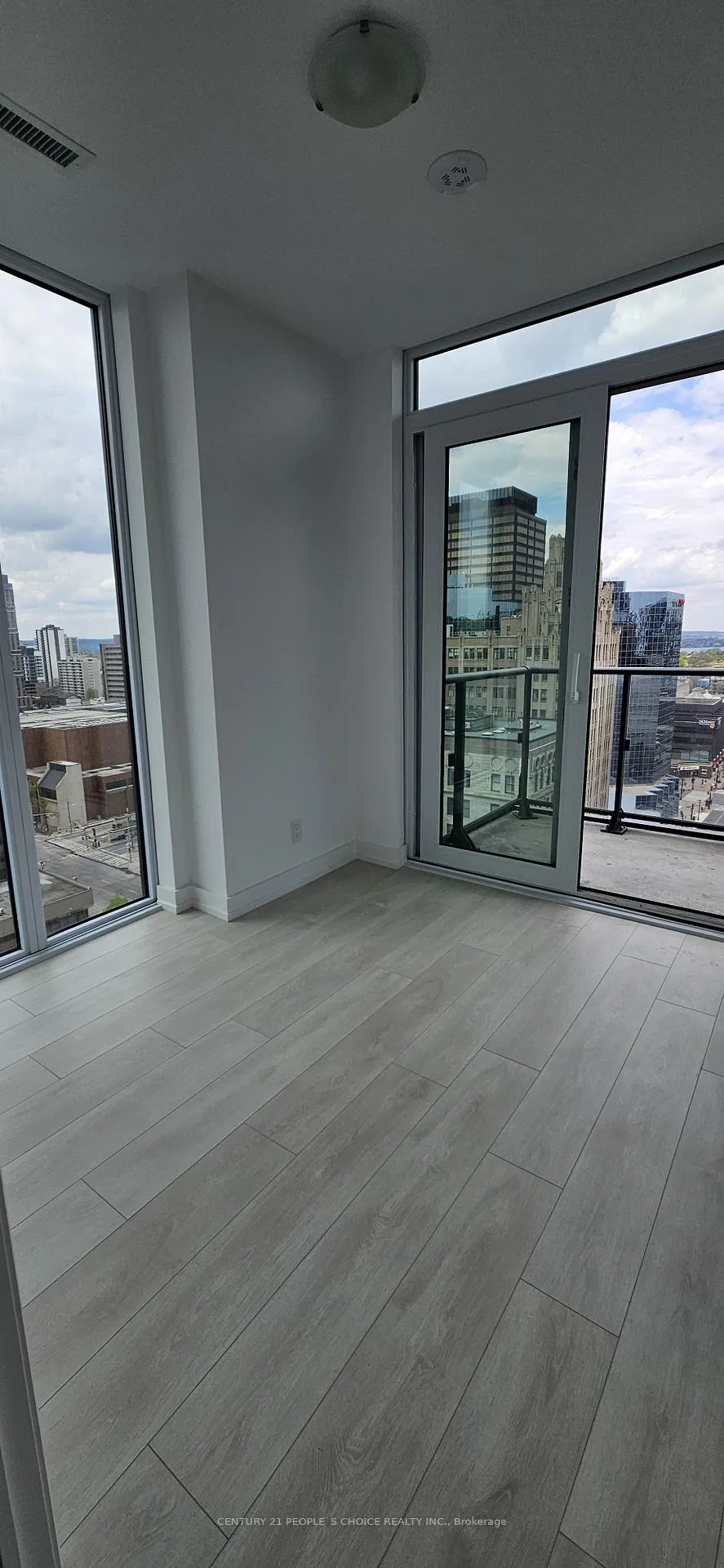Photo 7 of Unit 1602, 75 James Street S, Hamilton, Corktown — HOMEH