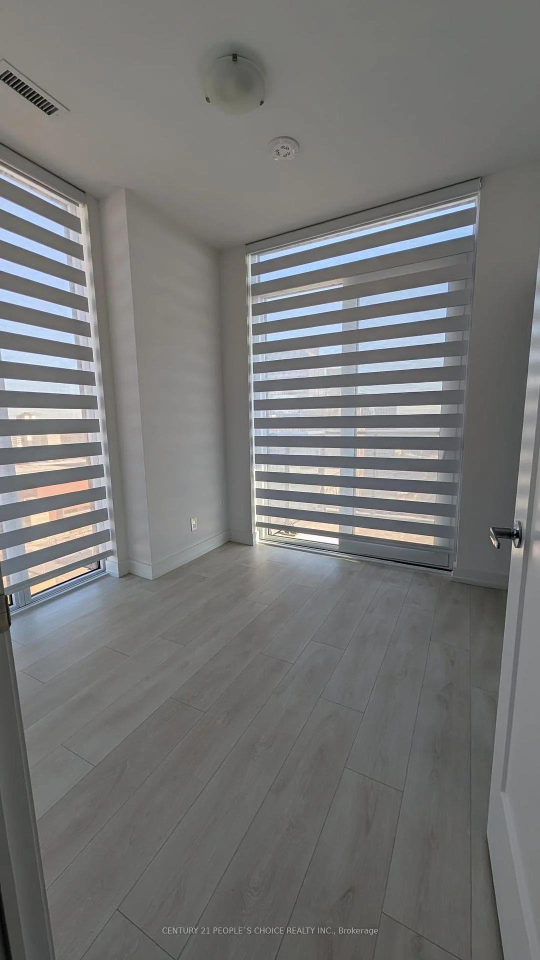 Photo 36 of Unit 1602, 75 James Street S, Hamilton, Corktown — HOMEH