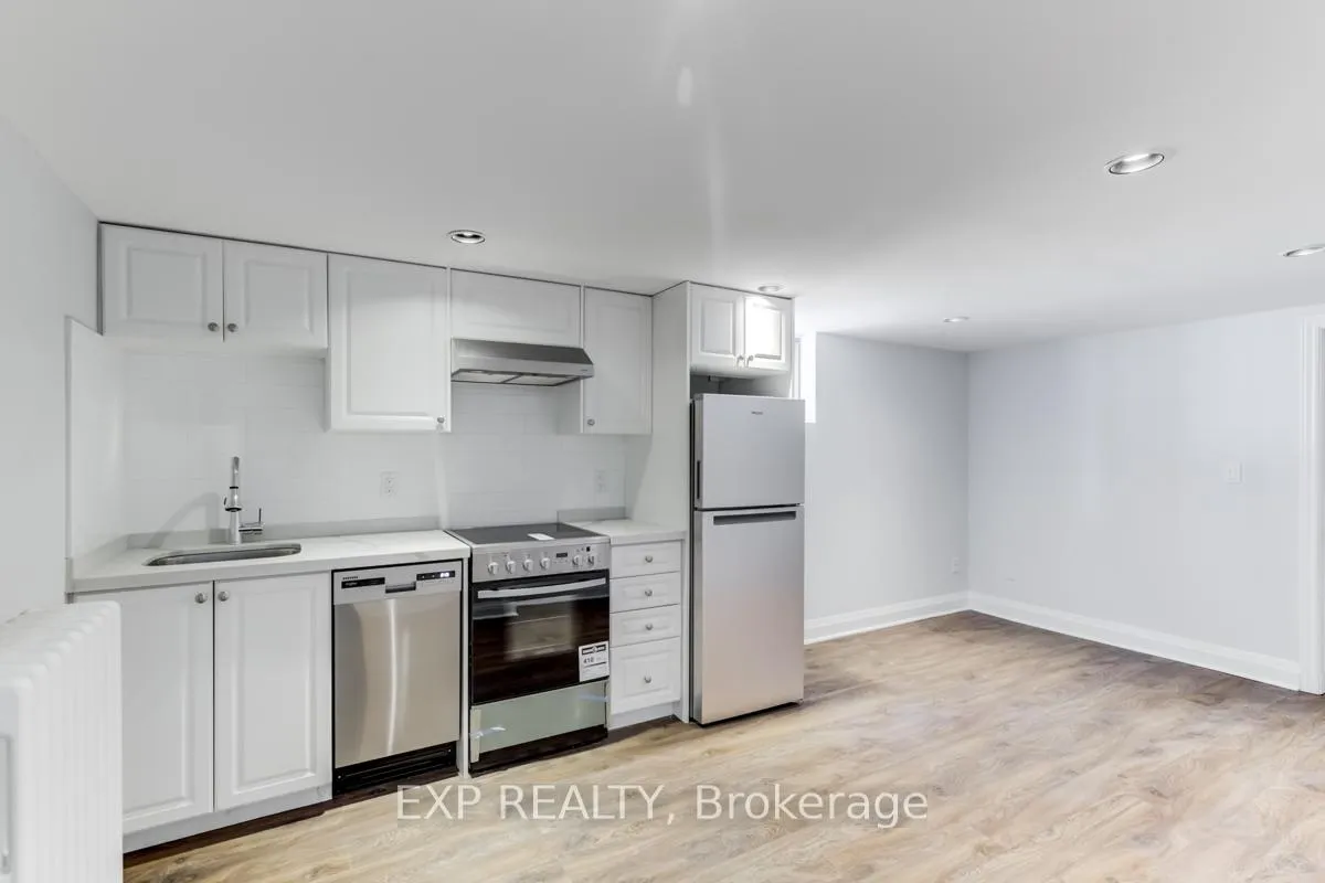 Photo 6 of Unit 2, 11 Fairside Avenue, Toronto, Danforth Village-East York — HOMEH