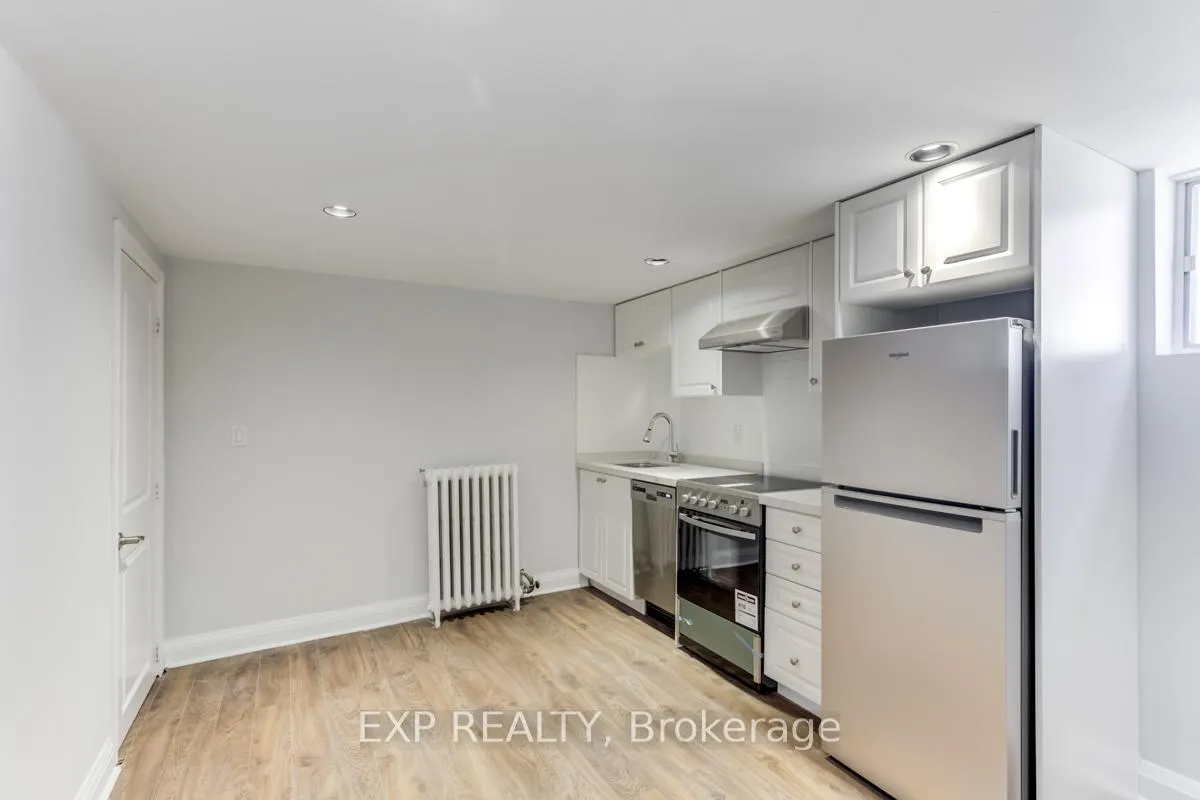 Photo 7 of Unit 2, 11 Fairside Avenue, Toronto, Danforth Village-East York — HOMEH
