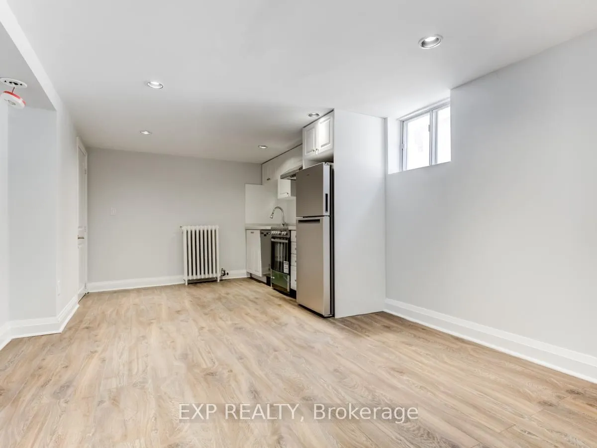 Photo 10 of Unit 2, 11 Fairside Avenue, Toronto, Danforth Village-East York — HOMEH