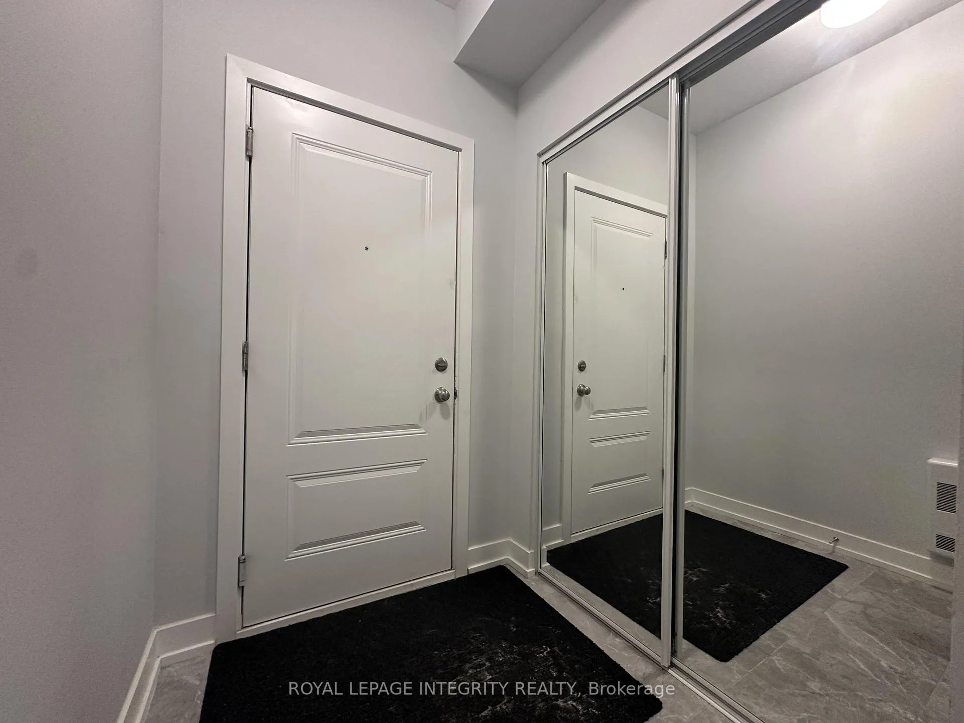 Photo 3 of 280 Anyolite Private, Ottawa, Barrhaven - Heritage Park — HOMEH
