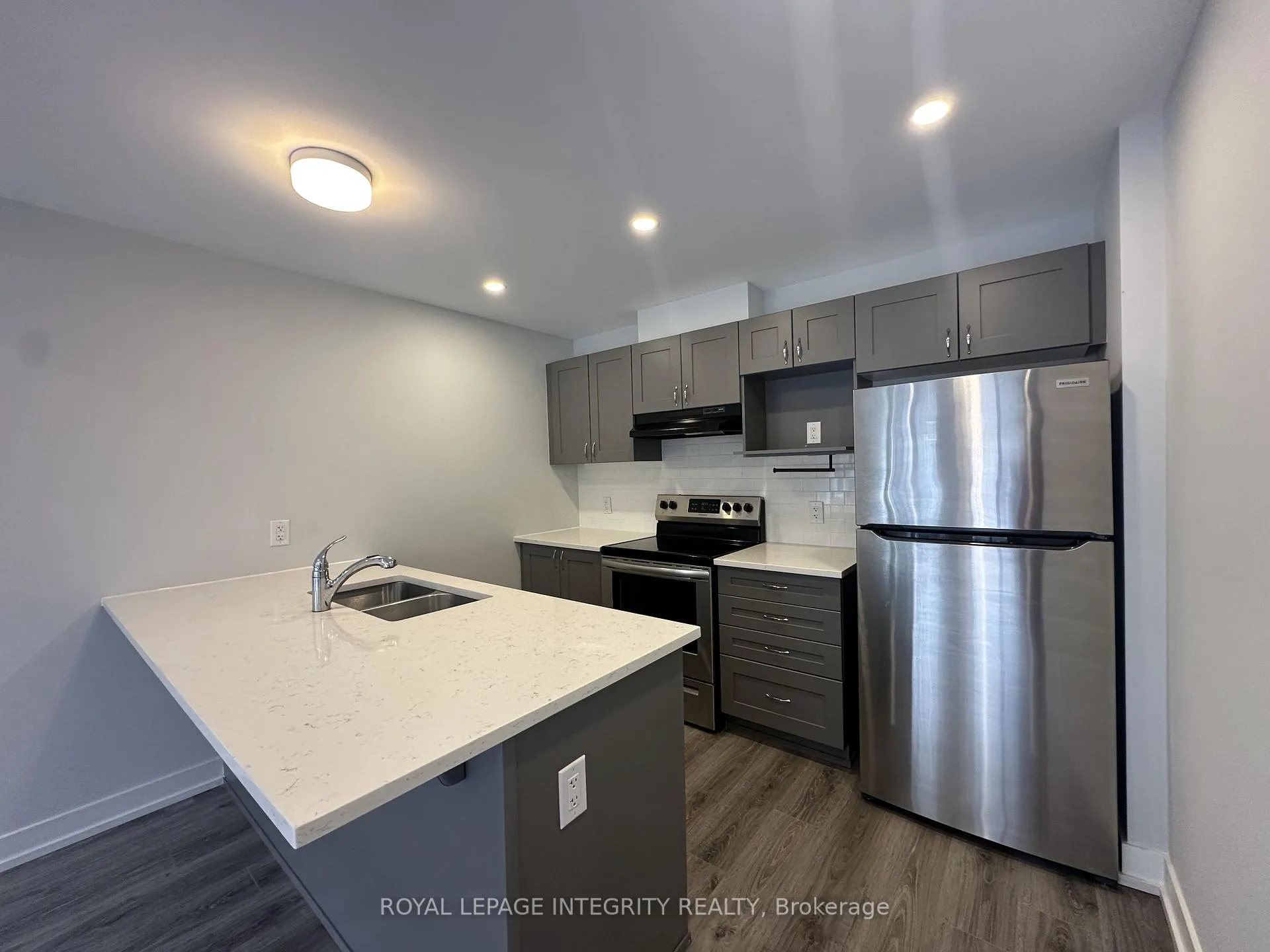 Photo 4 of 280 Anyolite Private, Ottawa, Barrhaven - Heritage Park — HOMEH