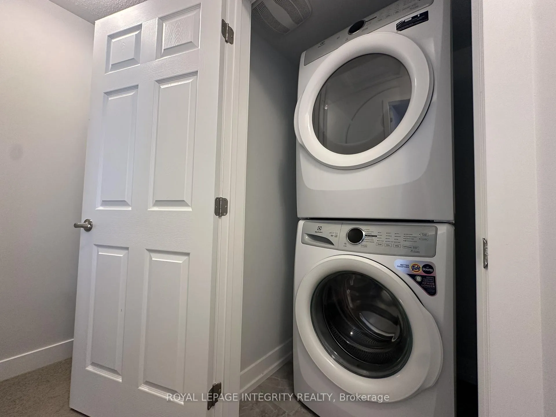 Photo 11 of 280 Anyolite Private, Ottawa, Barrhaven - Heritage Park — HOMEH