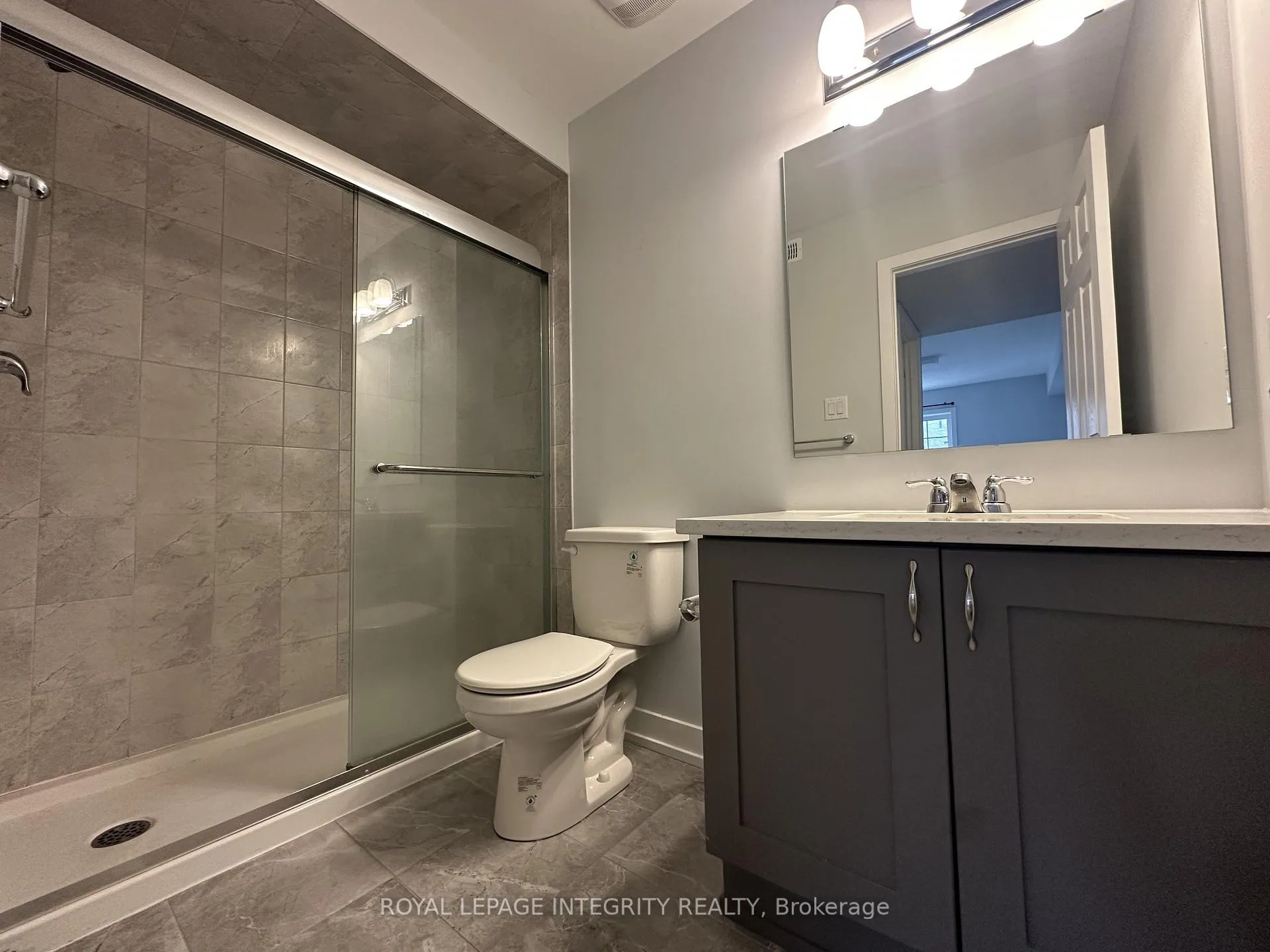 Photo 17 of 280 Anyolite Private, Ottawa, Barrhaven - Heritage Park — HOMEH