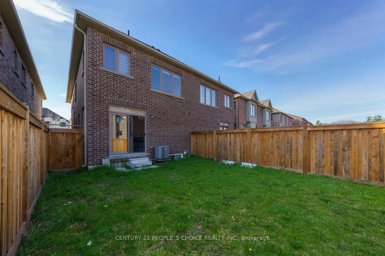 Photo 6 of 43 Quinton Ridge, Brampton, Bram West — HOMEH