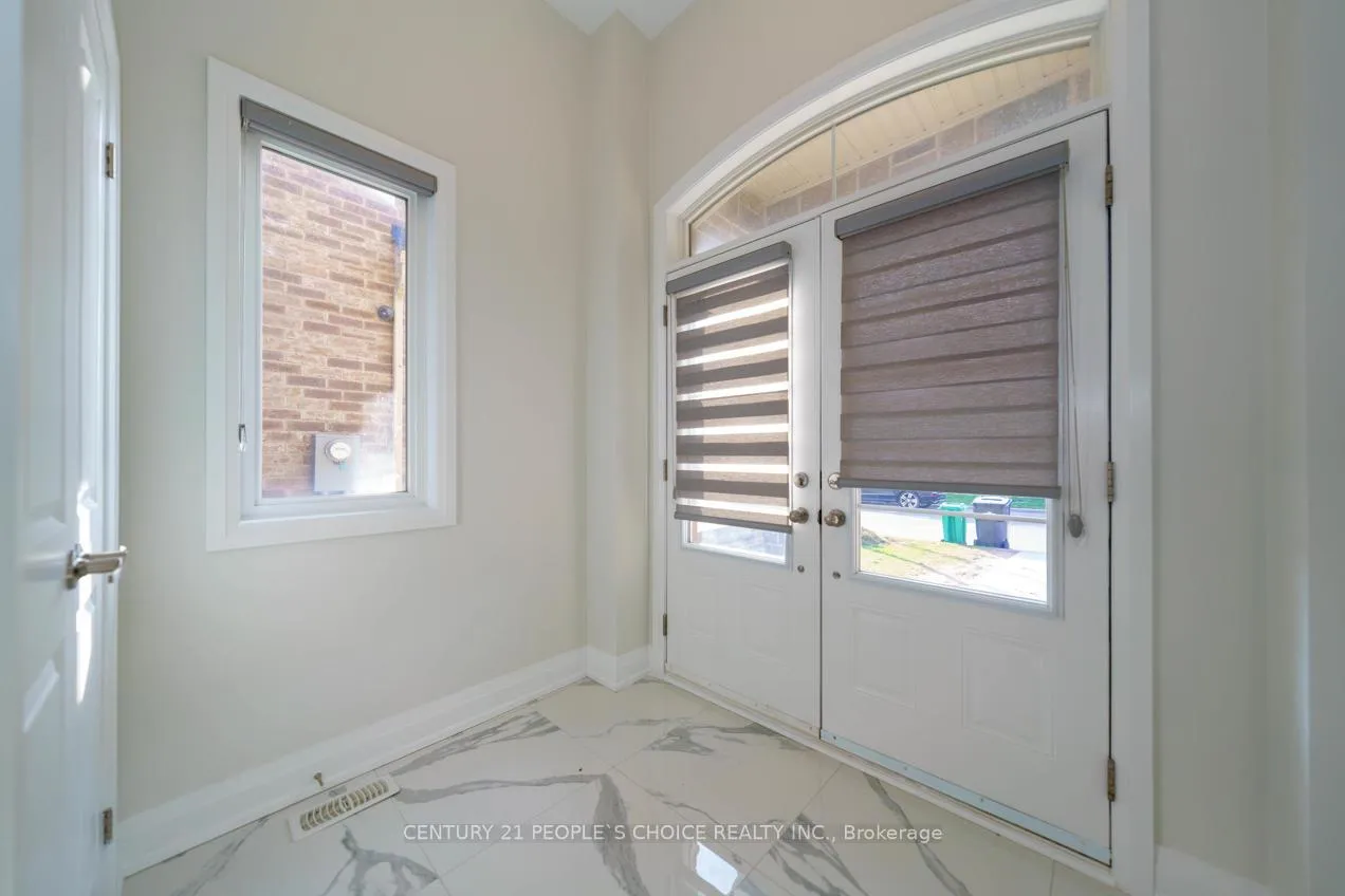 Photo 9 of 43 Quinton Ridge, Brampton, Bram West — HOMEH