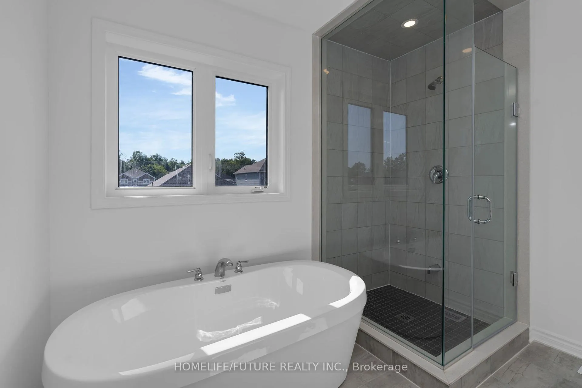 Photo 18 of 1 Dyer Crescent, Bracebridge, Macaulay — HOMEH