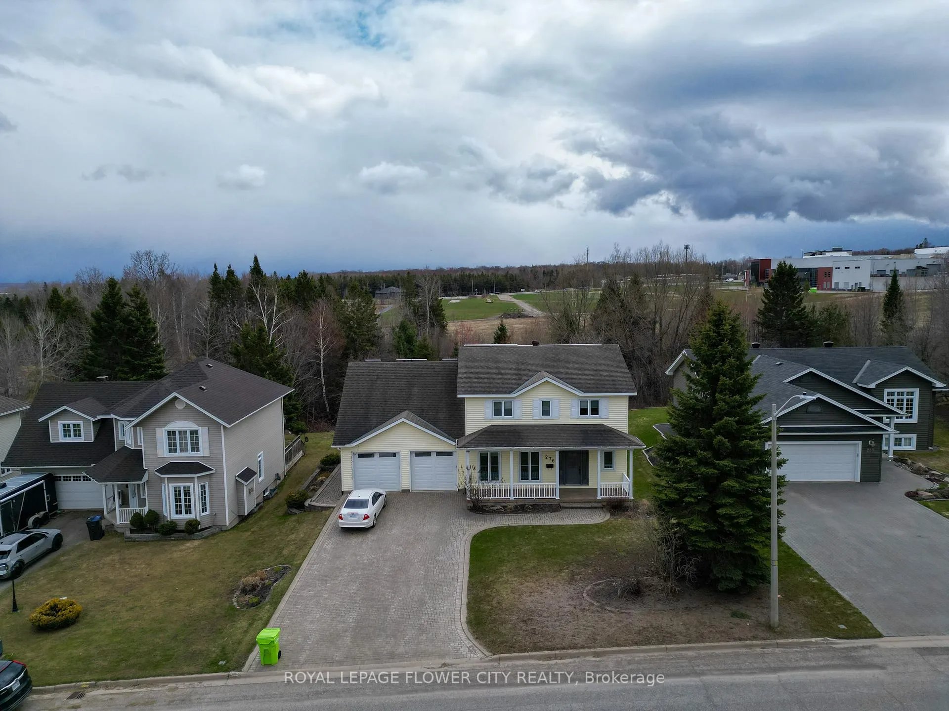 Photo 2 of 276 Millcreek Drive W, Sault Ste Marie, Ward 3 — HOMEH
