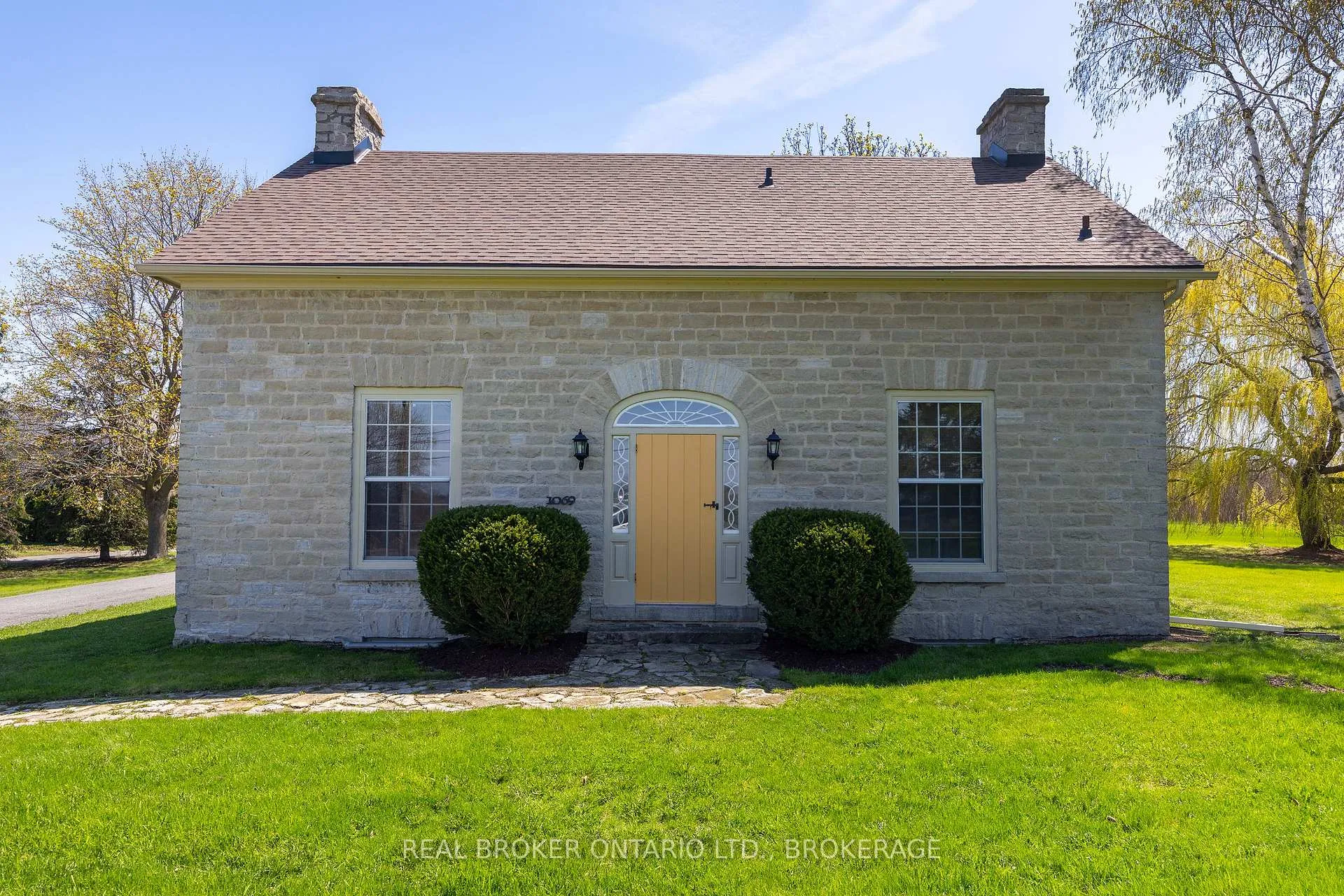 Photo 2 of 1069 Highway 15, Kingston, Kingston East (Incl Barret Crt) — HOMEH