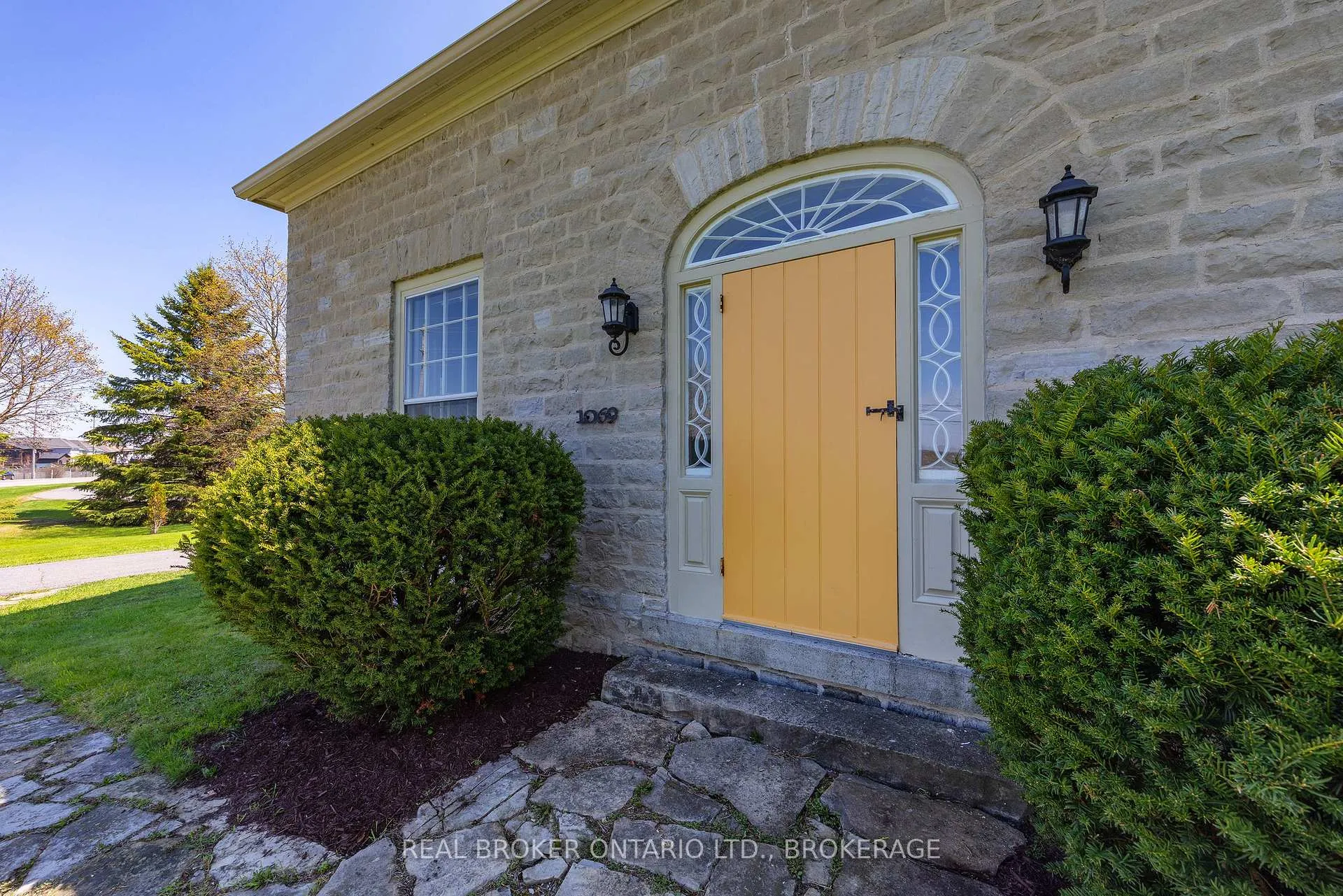 Photo 3 of 1069 Highway 15, Kingston, Kingston East (Incl Barret Crt) — HOMEH