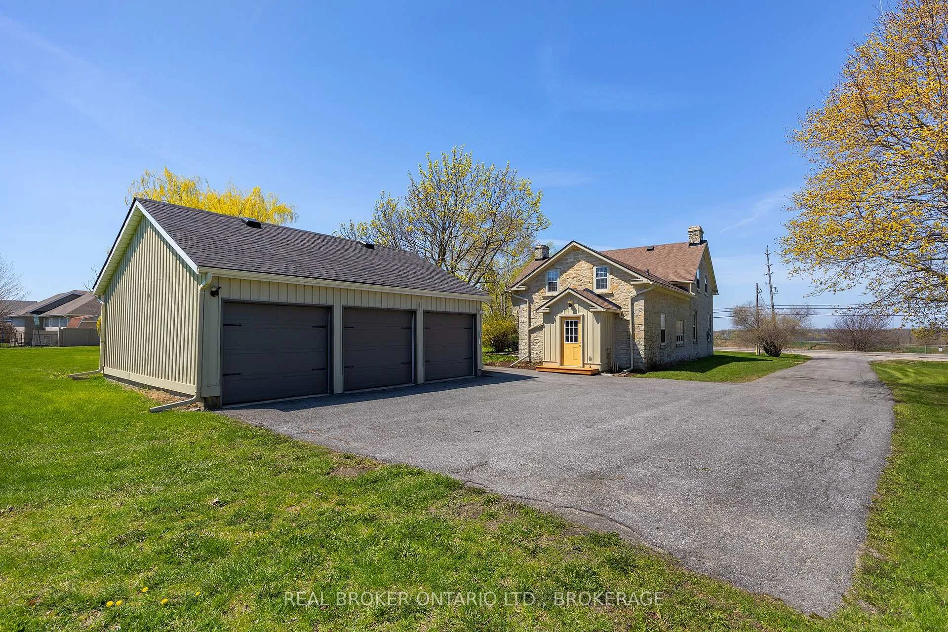 Photo 5 of 1069 Highway 15, Kingston, Kingston East (Incl Barret Crt) — HOMEH