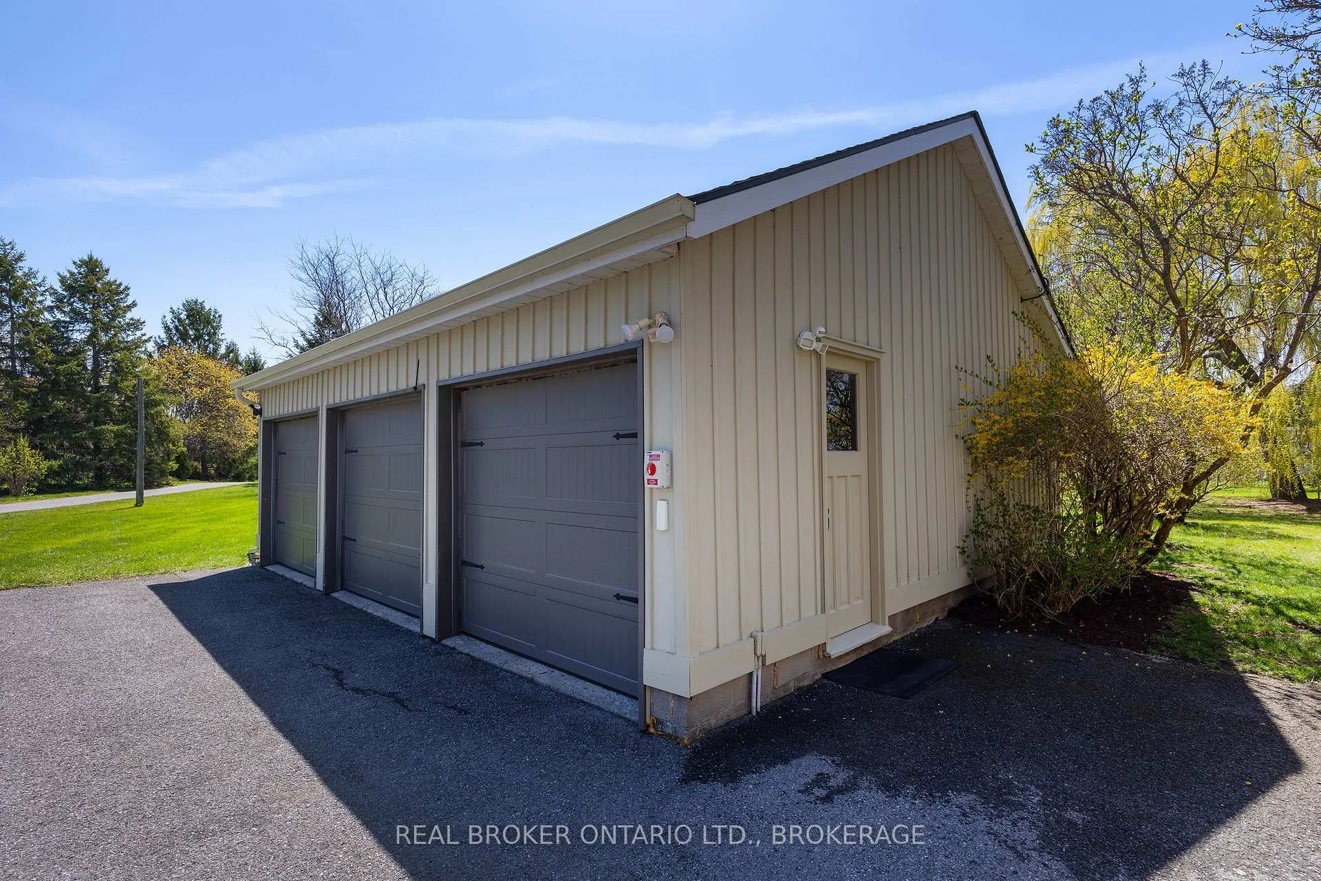 Photo 33 of 1069 Highway 15, Kingston, Kingston East (Incl Barret Crt) — HOMEH