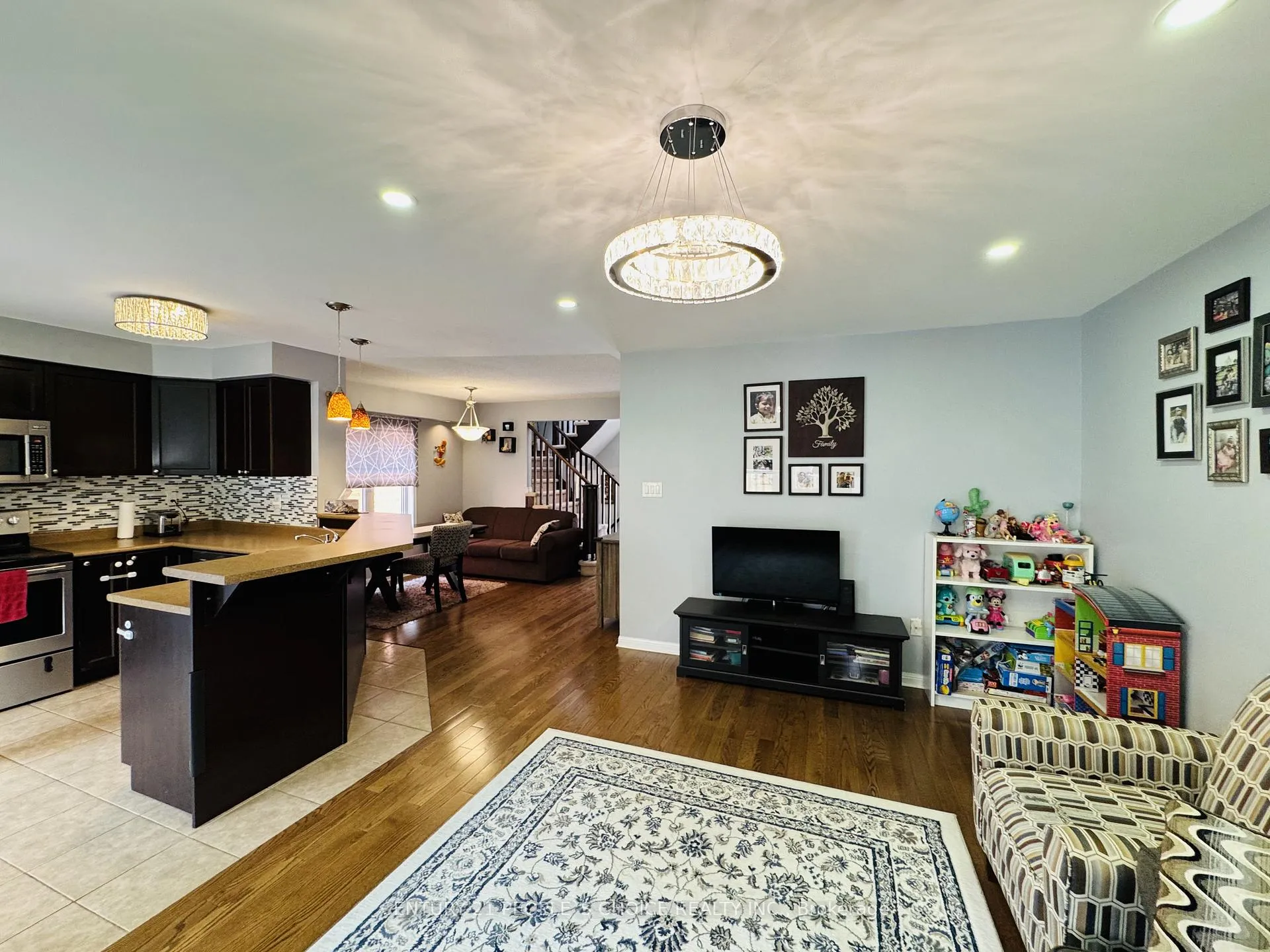 Photo 9 of 78 Willett Terrace, Milton, Beaty — HOMEH