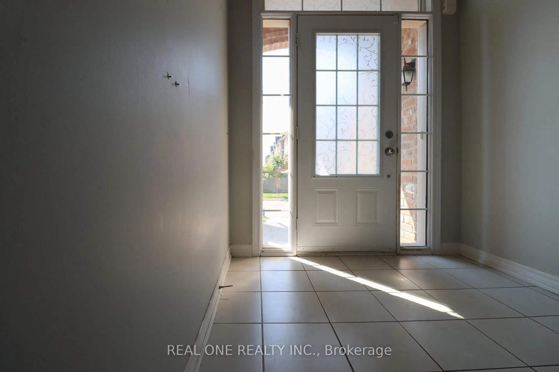 Photo 3 of 180 Sunset Terrace, Vaughan, Vellore Village — HOMEH