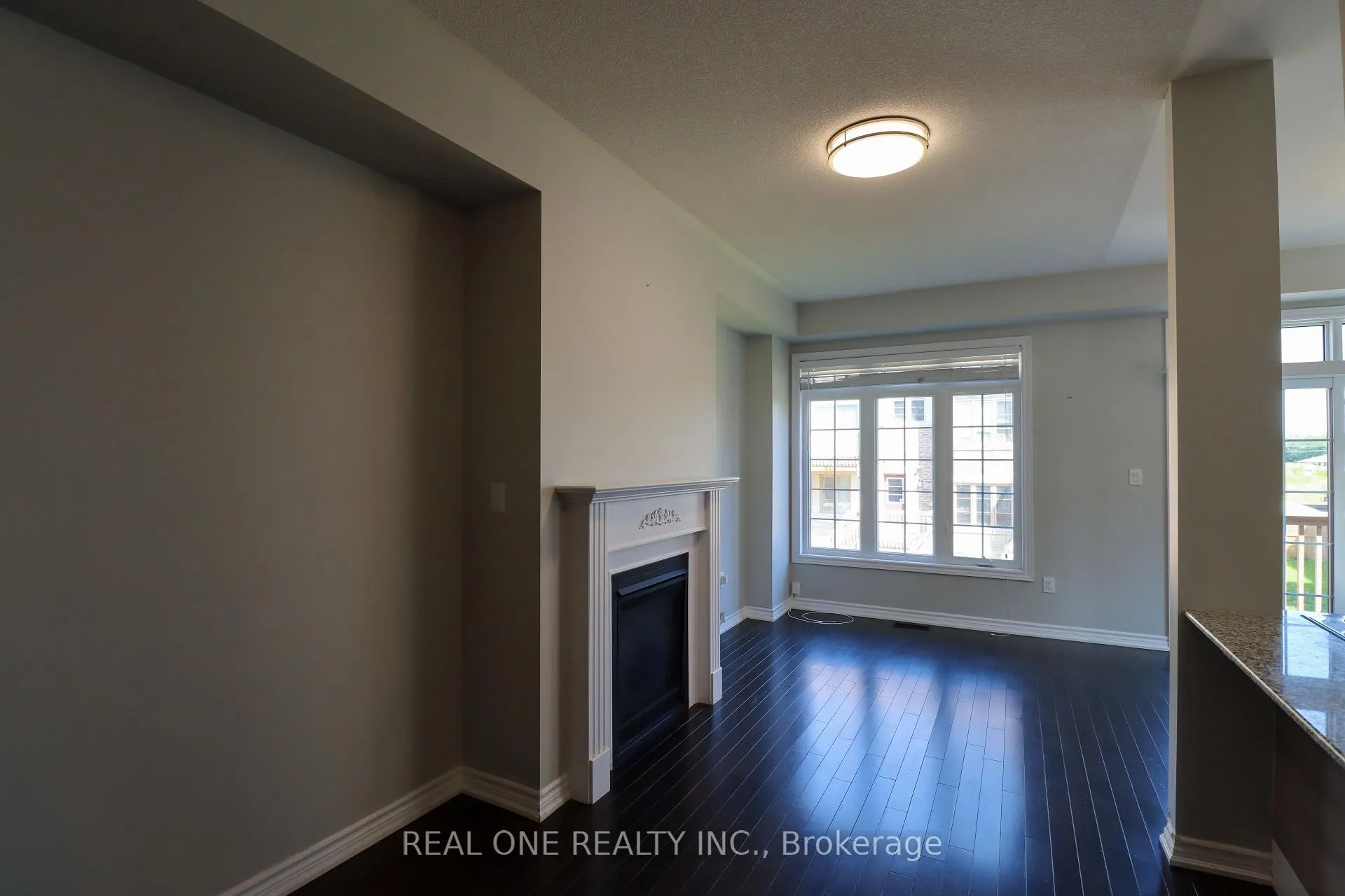Photo 6 of 180 Sunset Terrace, Vaughan, Vellore Village — HOMEH