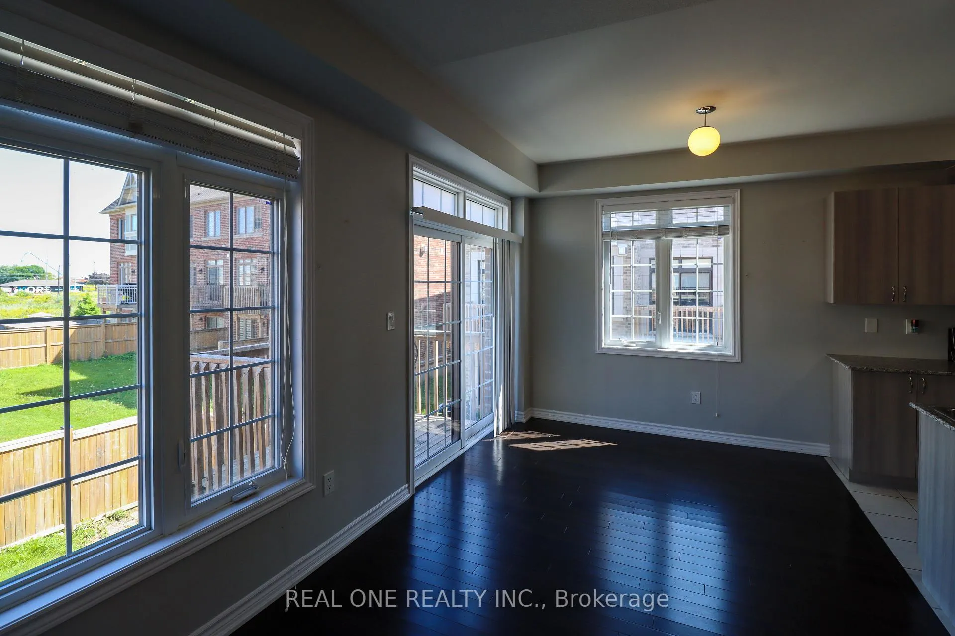 Photo 8 of 180 Sunset Terrace, Vaughan, Vellore Village — HOMEH