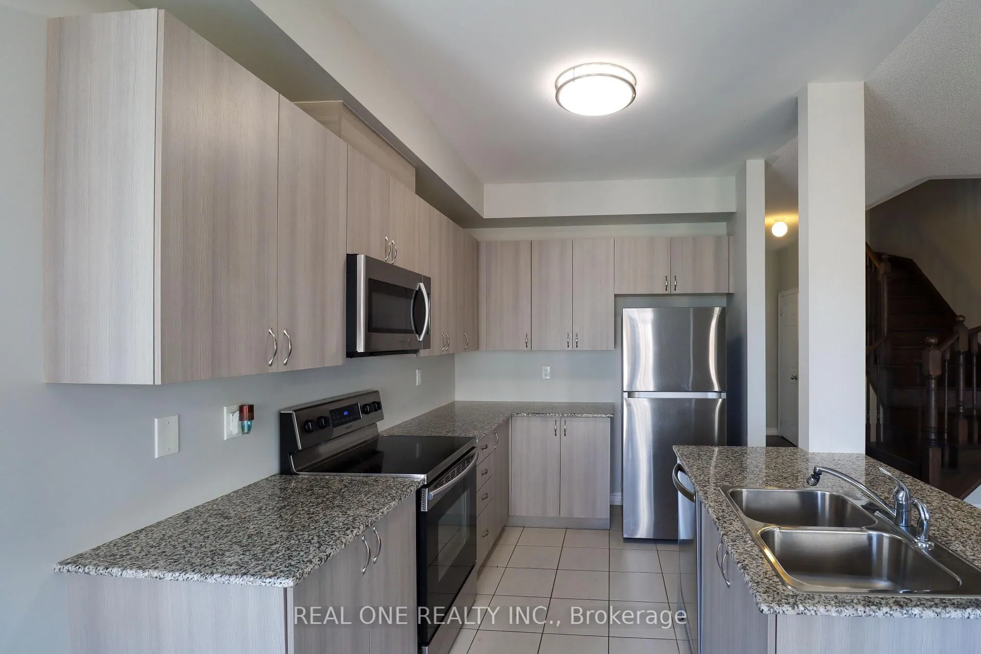 Photo 12 of 180 Sunset Terrace, Vaughan, Vellore Village — HOMEH