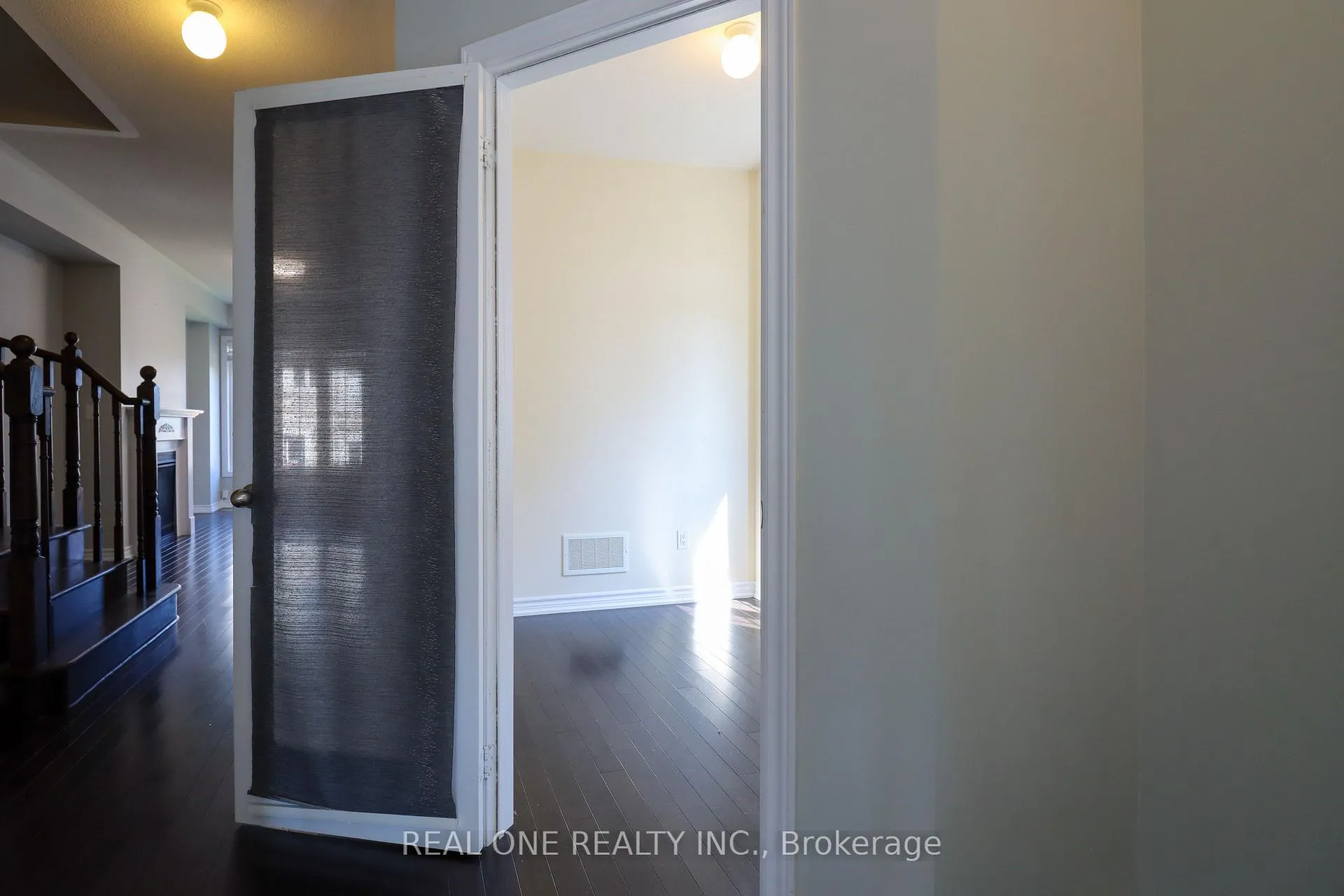 Photo 16 of 180 Sunset Terrace, Vaughan, Vellore Village — HOMEH