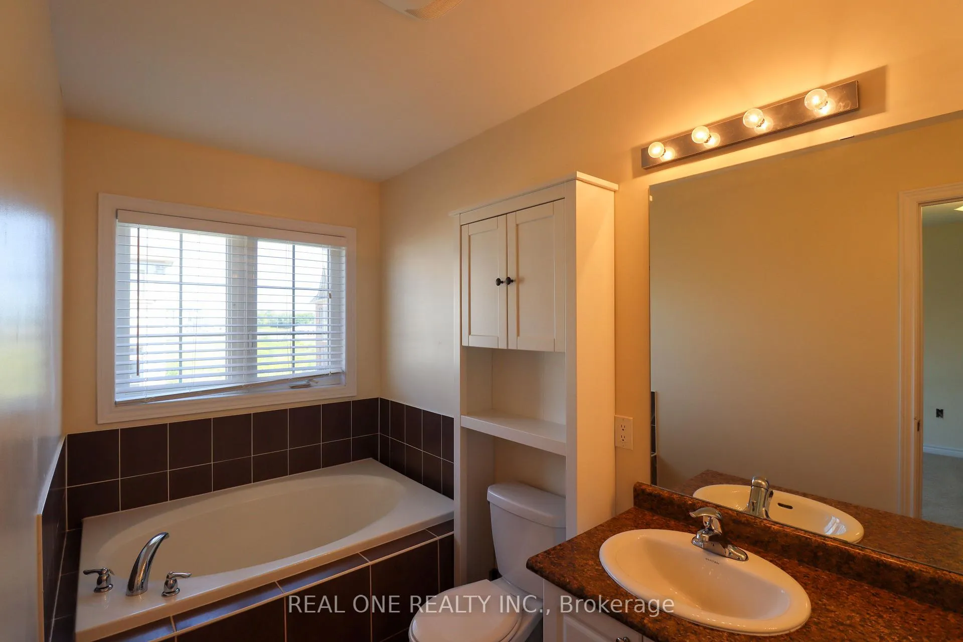 Photo 23 of 180 Sunset Terrace, Vaughan, Vellore Village — HOMEH