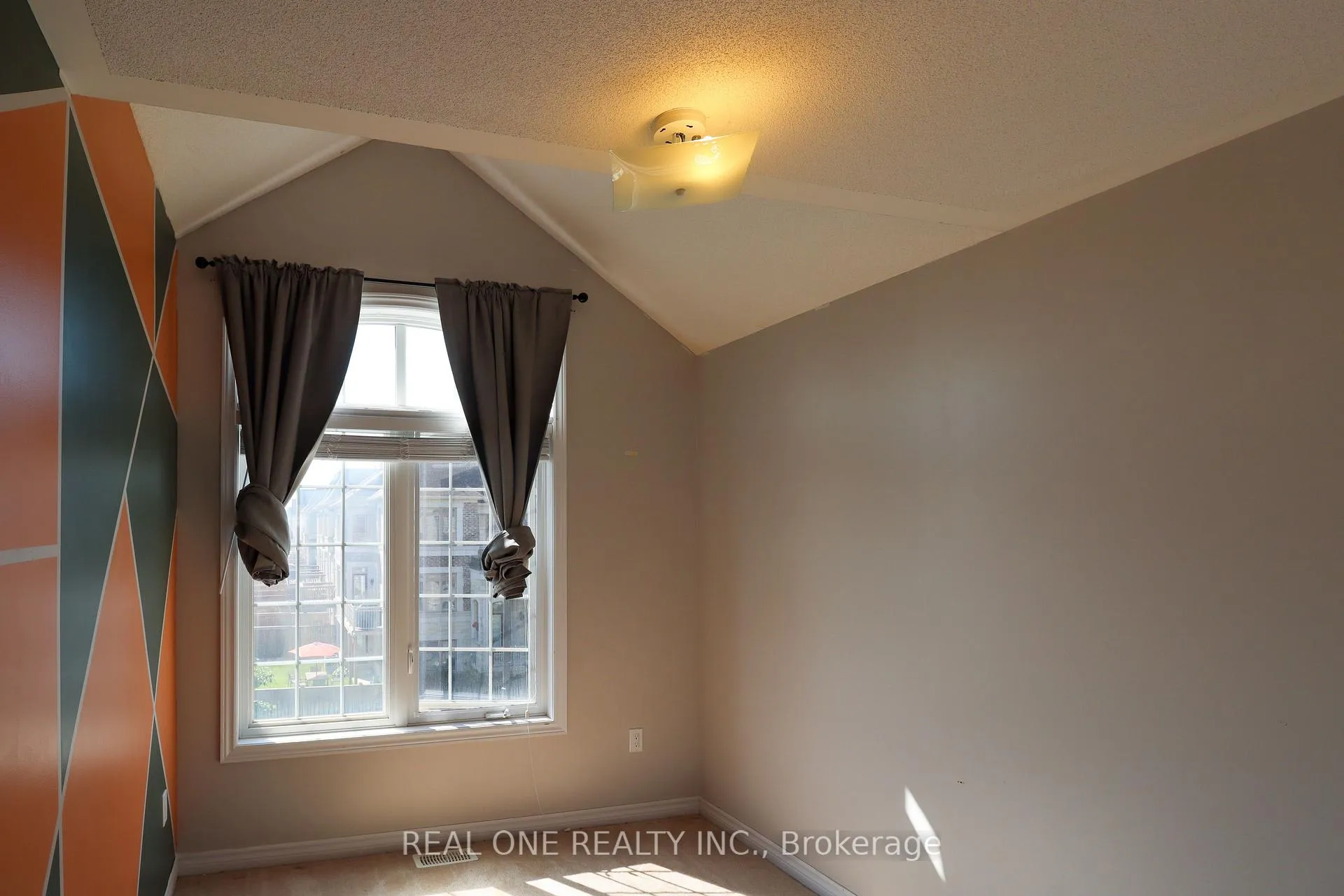 Photo 26 of 180 Sunset Terrace, Vaughan, Vellore Village — HOMEH