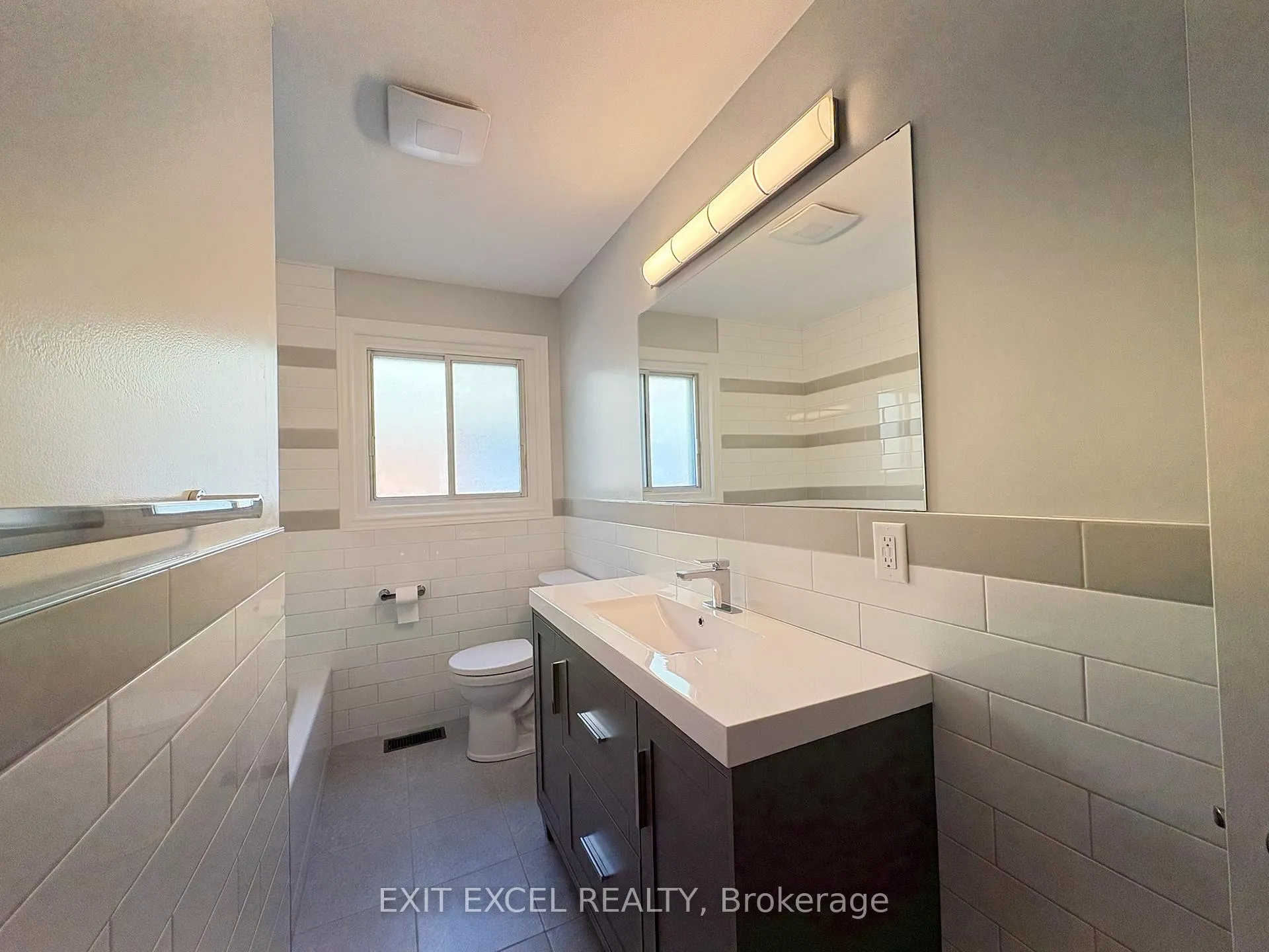 Photo 6 of Unit 1, 816 Dundee Avenue, Ottawa, Queensway Terrace North — HOMEH