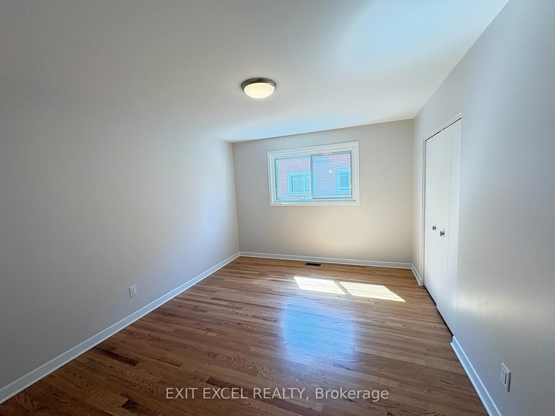 Photo 7 of Unit 1, 816 Dundee Avenue, Ottawa, Queensway Terrace North — HOMEH