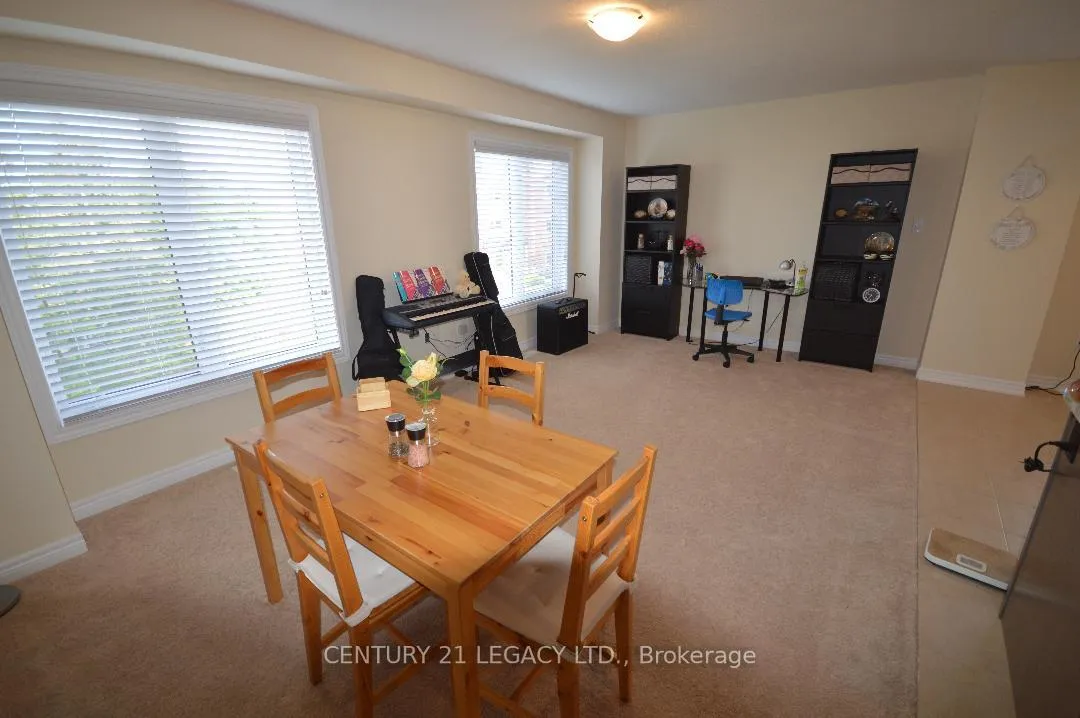 Photo 8 of Unit Unit 2, 420 Linden Drive, Cambridge, Preston Heights — HOMEH