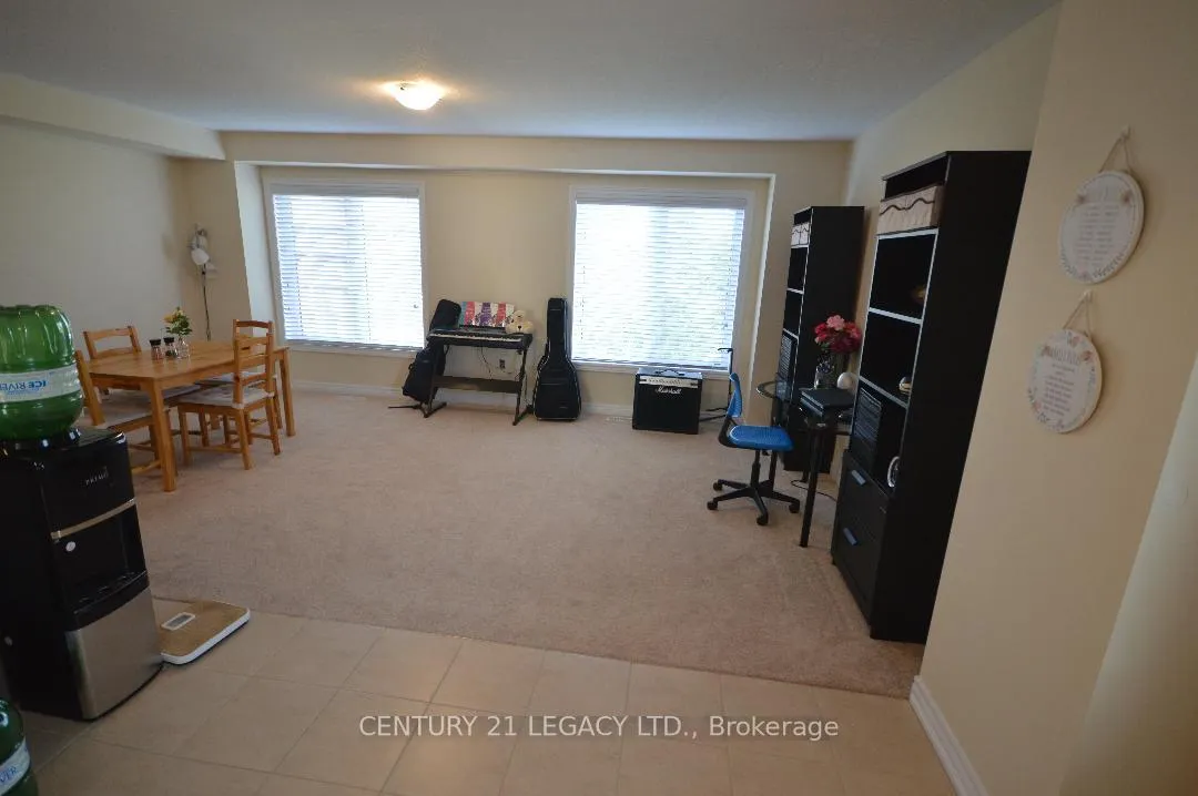 Photo 9 of Unit Unit 2, 420 Linden Drive, Cambridge, Preston Heights — HOMEH
