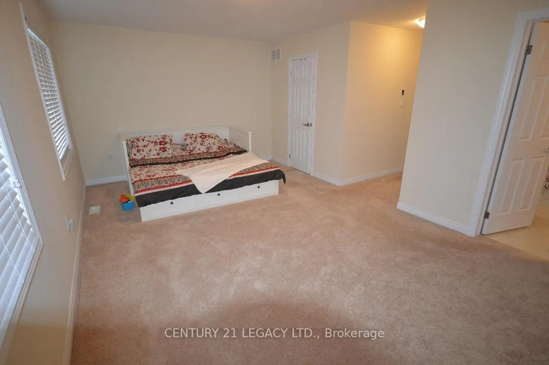 Photo 13 of Unit Unit 2, 420 Linden Drive, Cambridge, Preston Heights — HOMEH