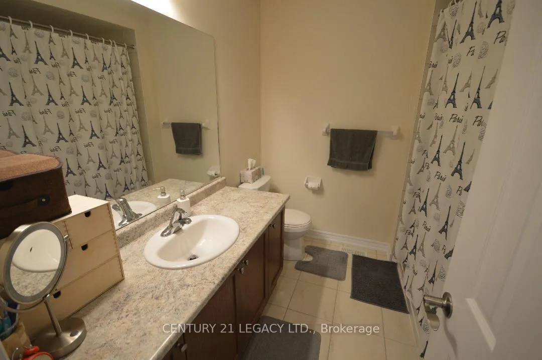 Photo 17 of Unit Unit 2, 420 Linden Drive, Cambridge, Preston Heights — HOMEH