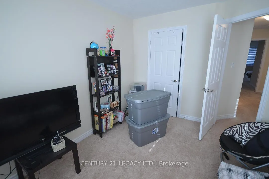 Photo 19 of Unit Unit 2, 420 Linden Drive, Cambridge, Preston Heights — HOMEH